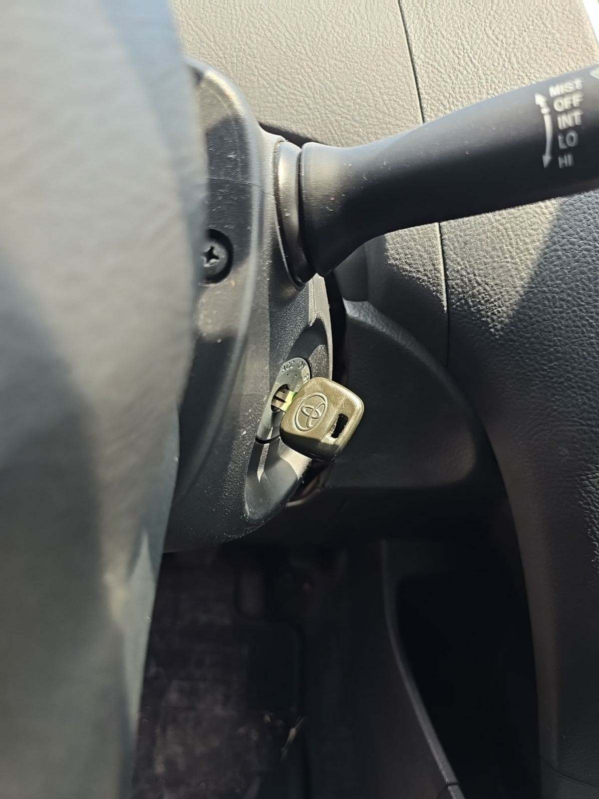 2012 Toyota Yaris Base FWD