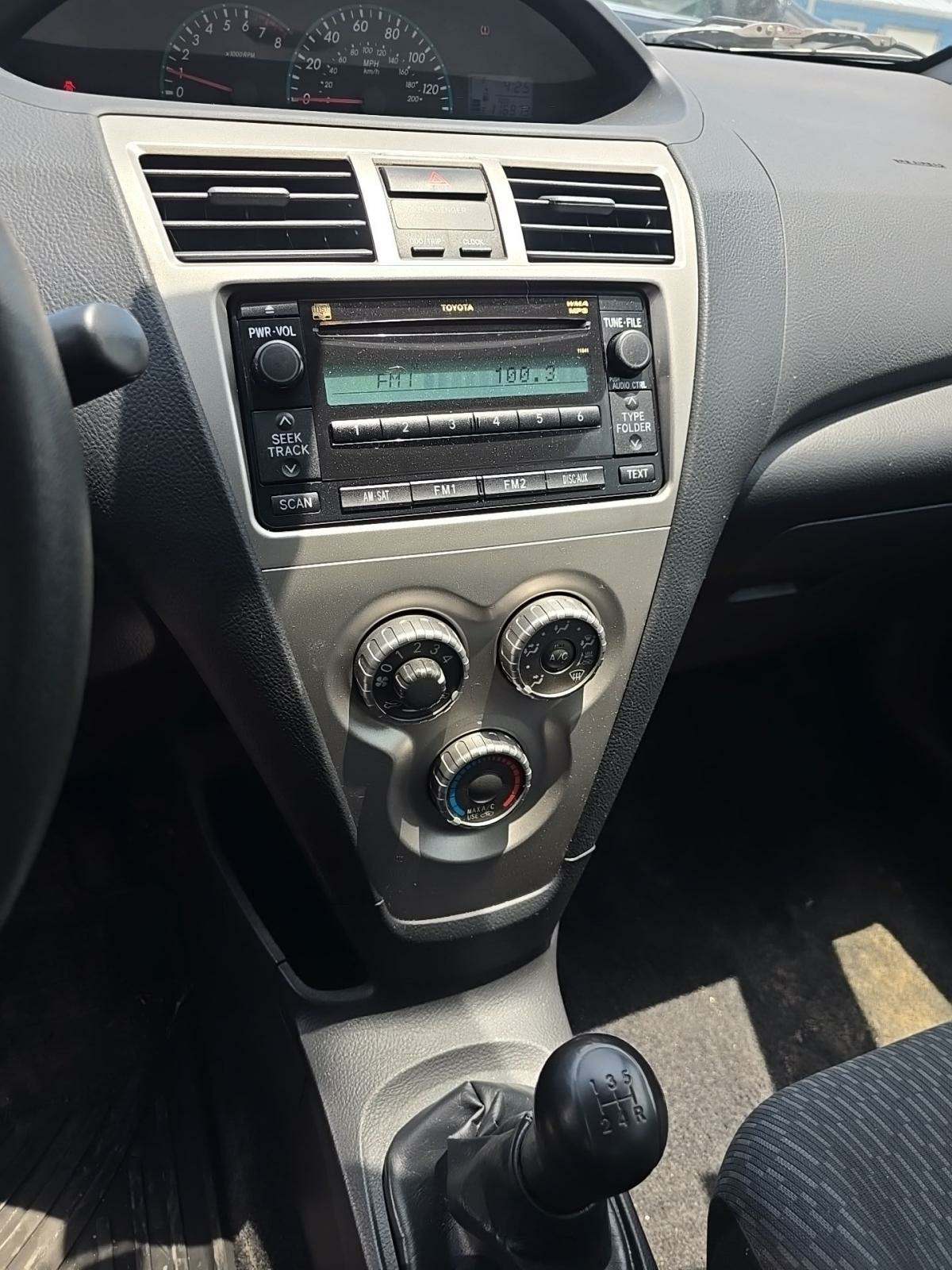 2012 Toyota Yaris Base FWD