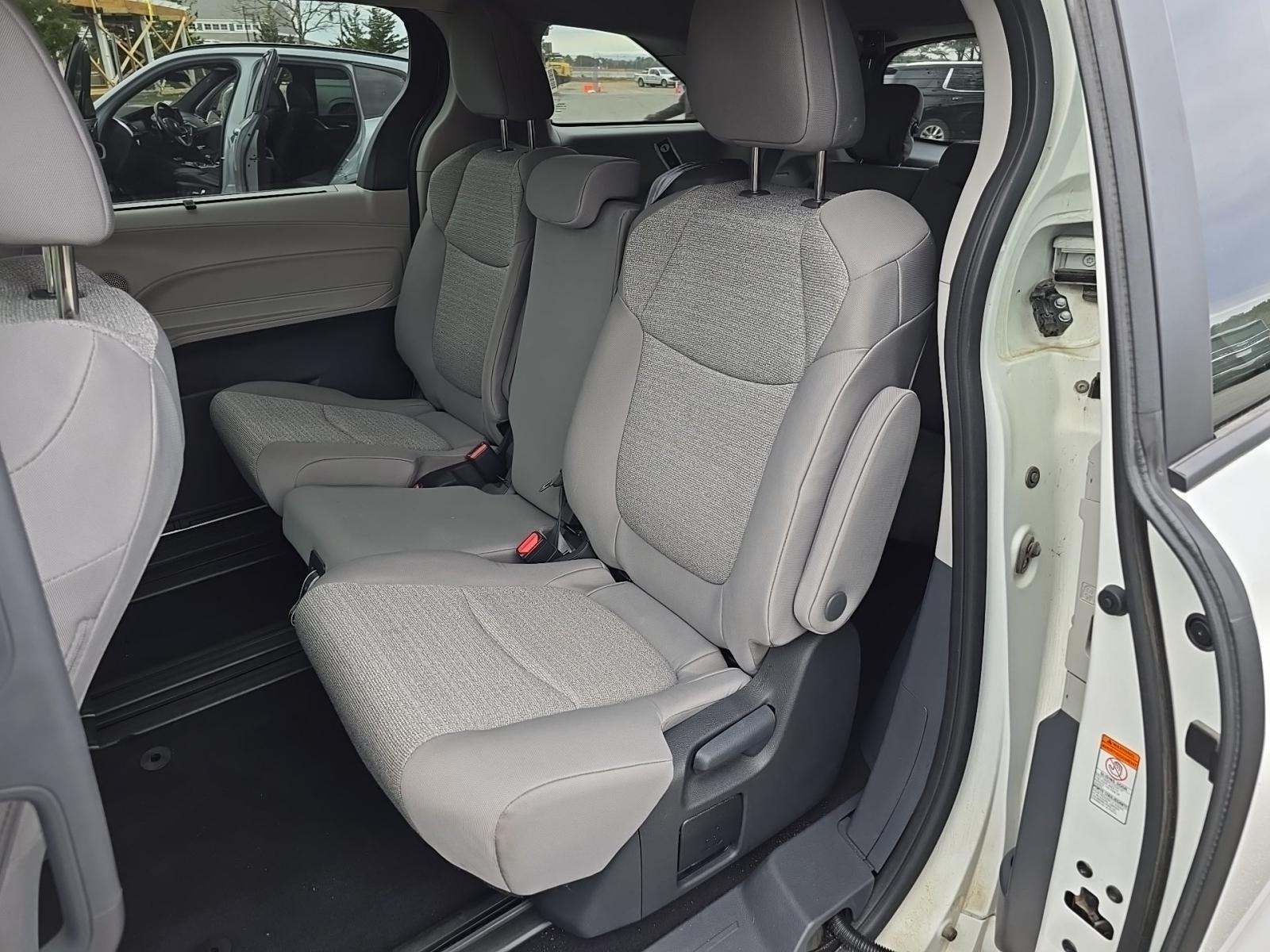 2024 Toyota Sienna LE AWD