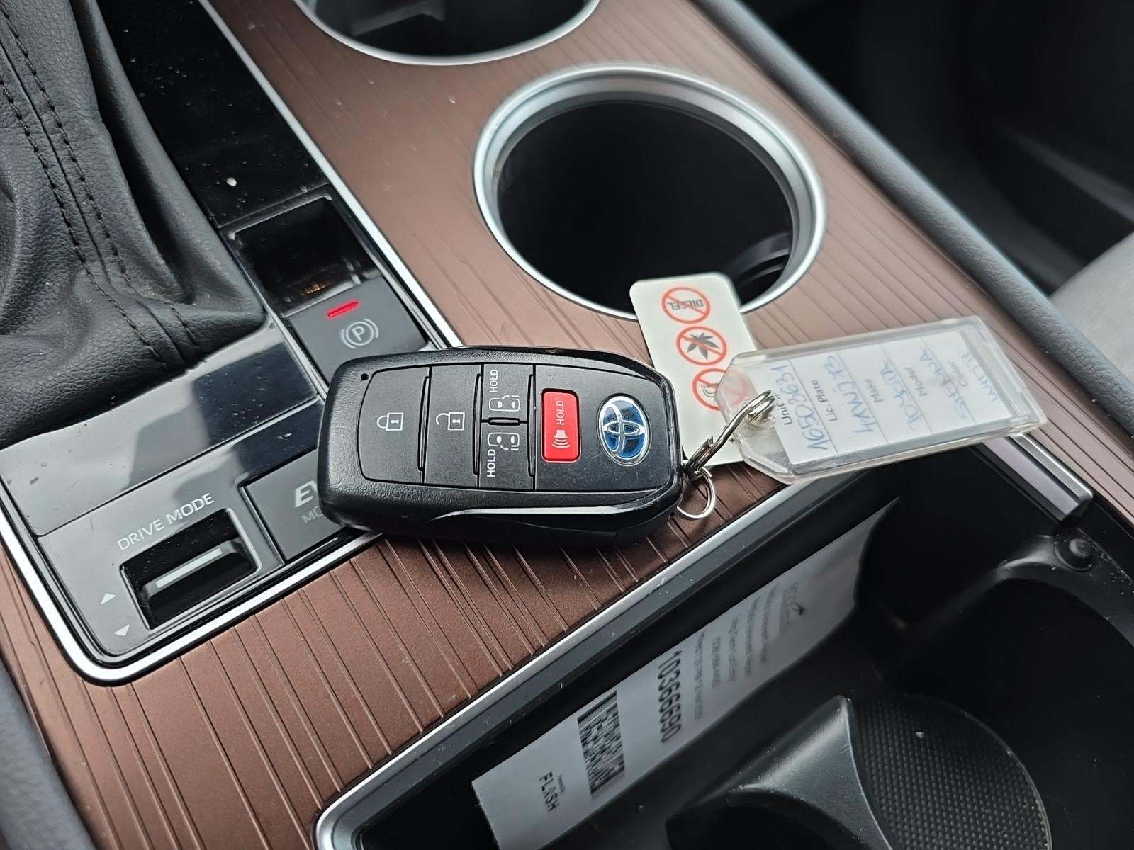 2024 Toyota Sienna LE AWD