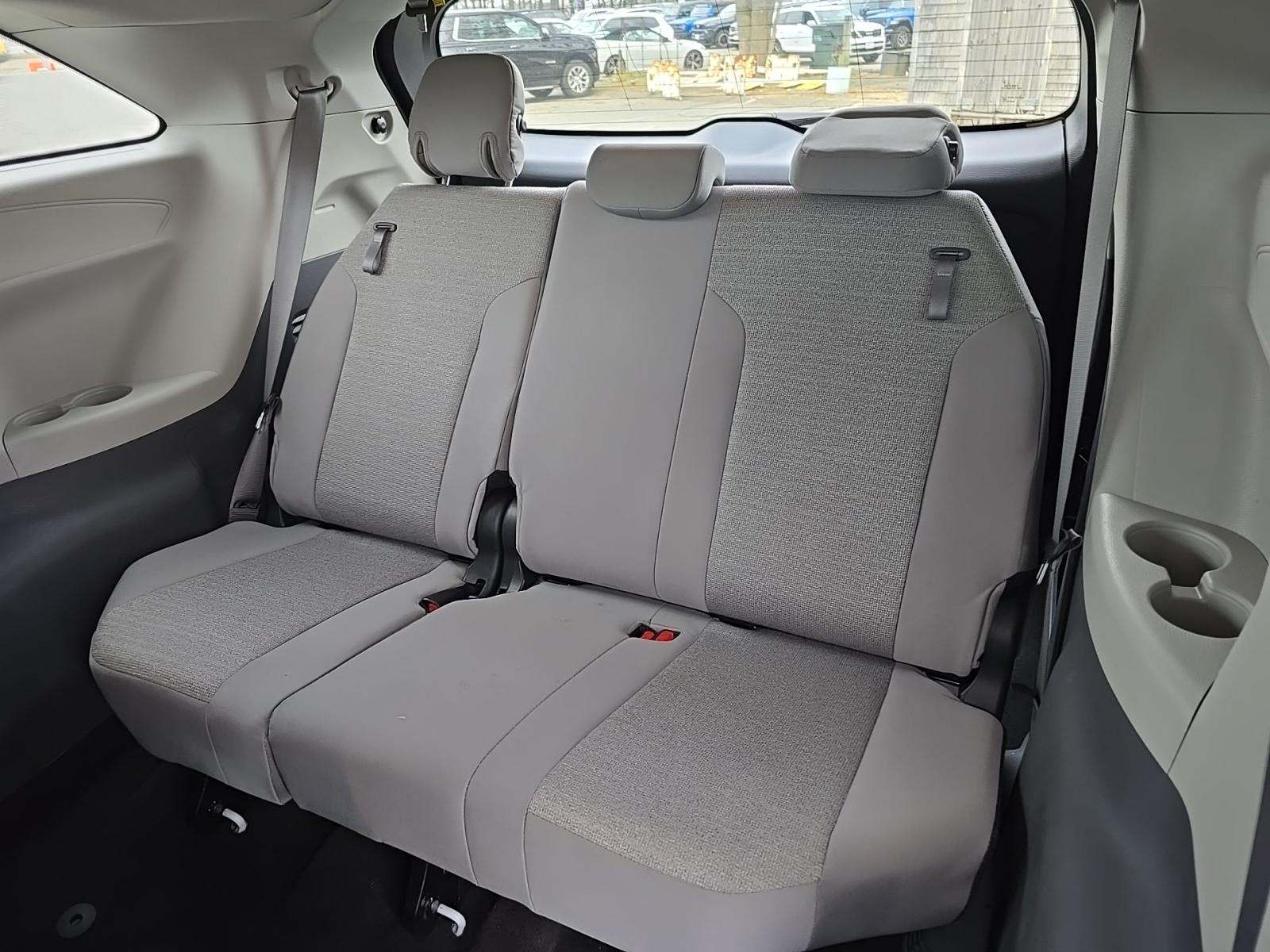 2024 Toyota Sienna LE AWD