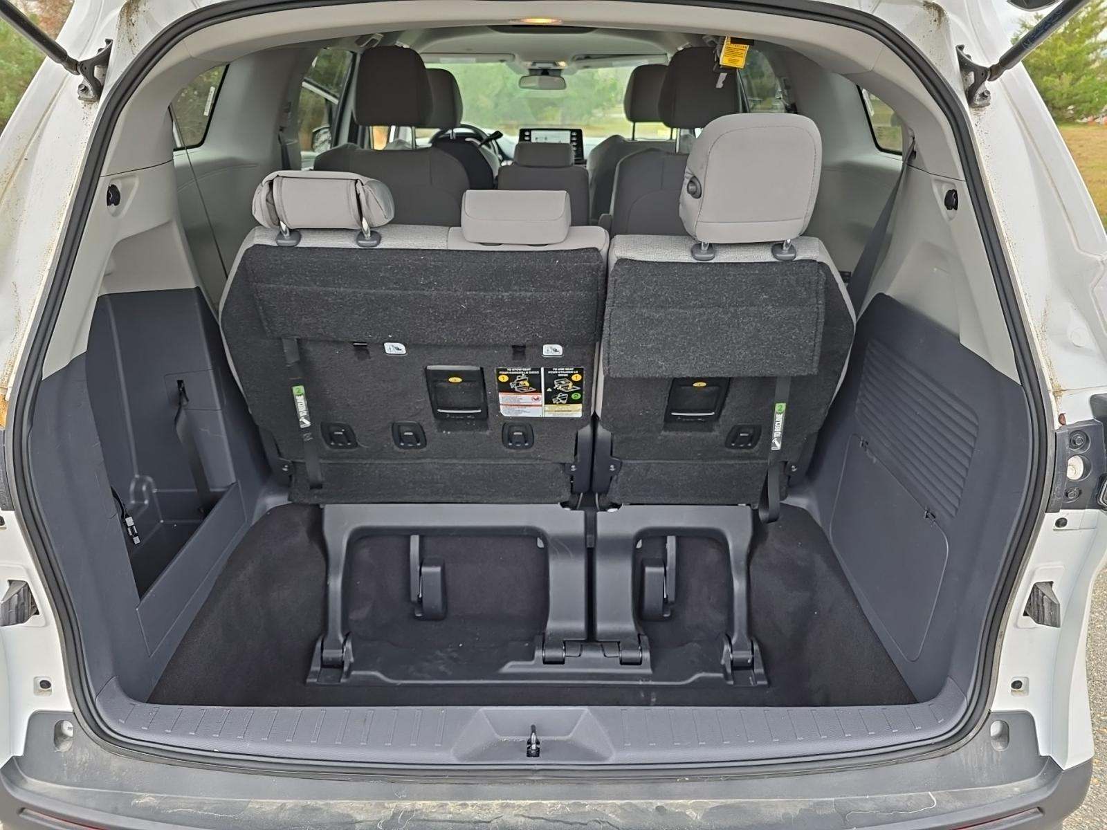 2024 Toyota Sienna LE AWD