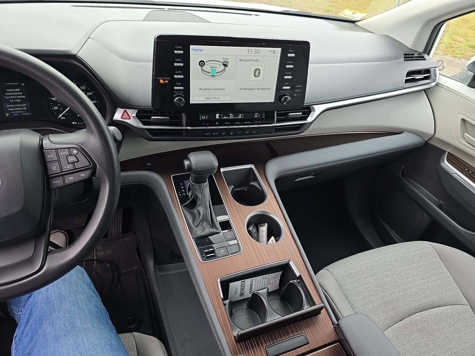 2024 Toyota Sienna LE AWD