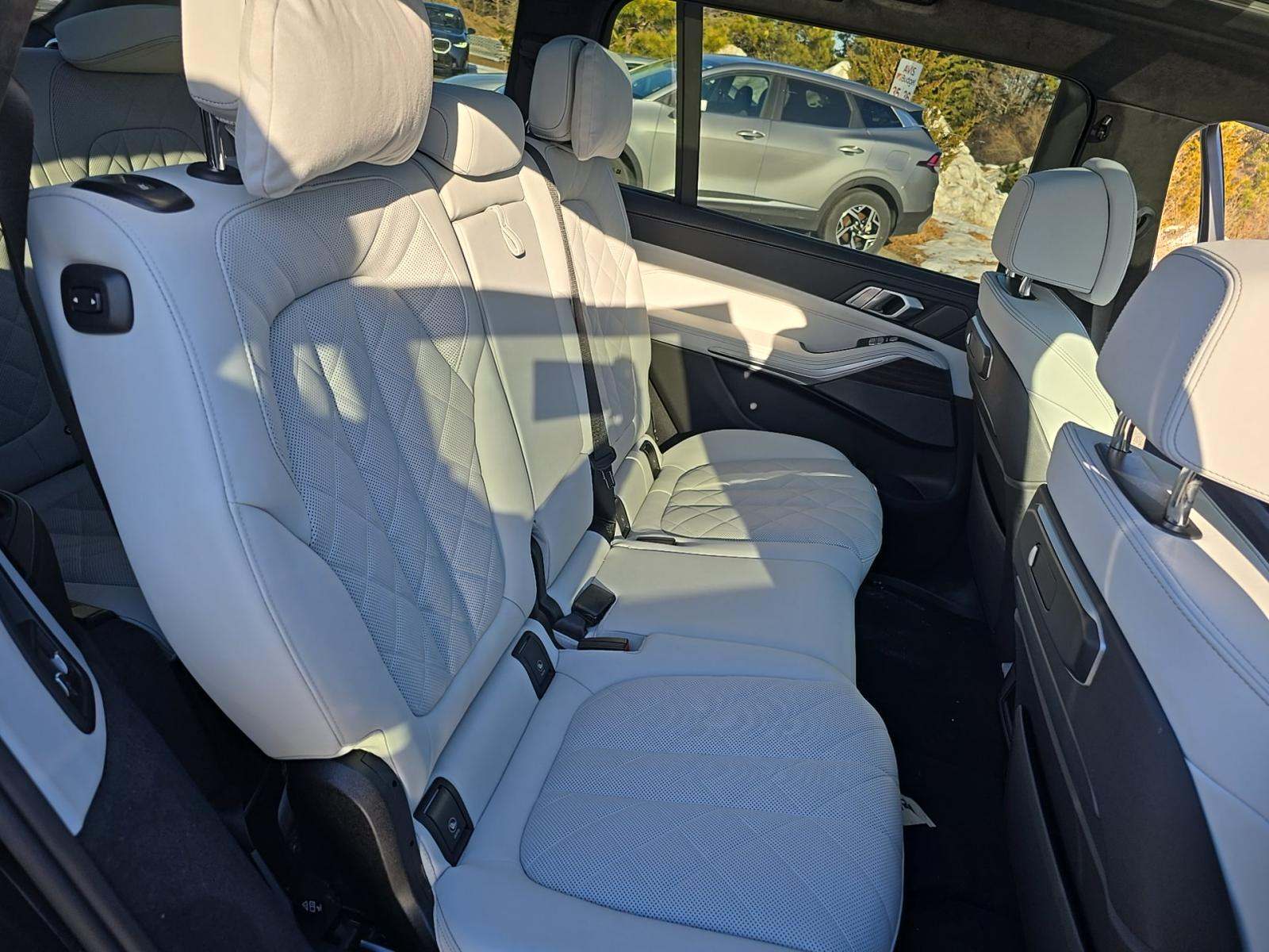 2025 BMW X7 xDrive40i AWD