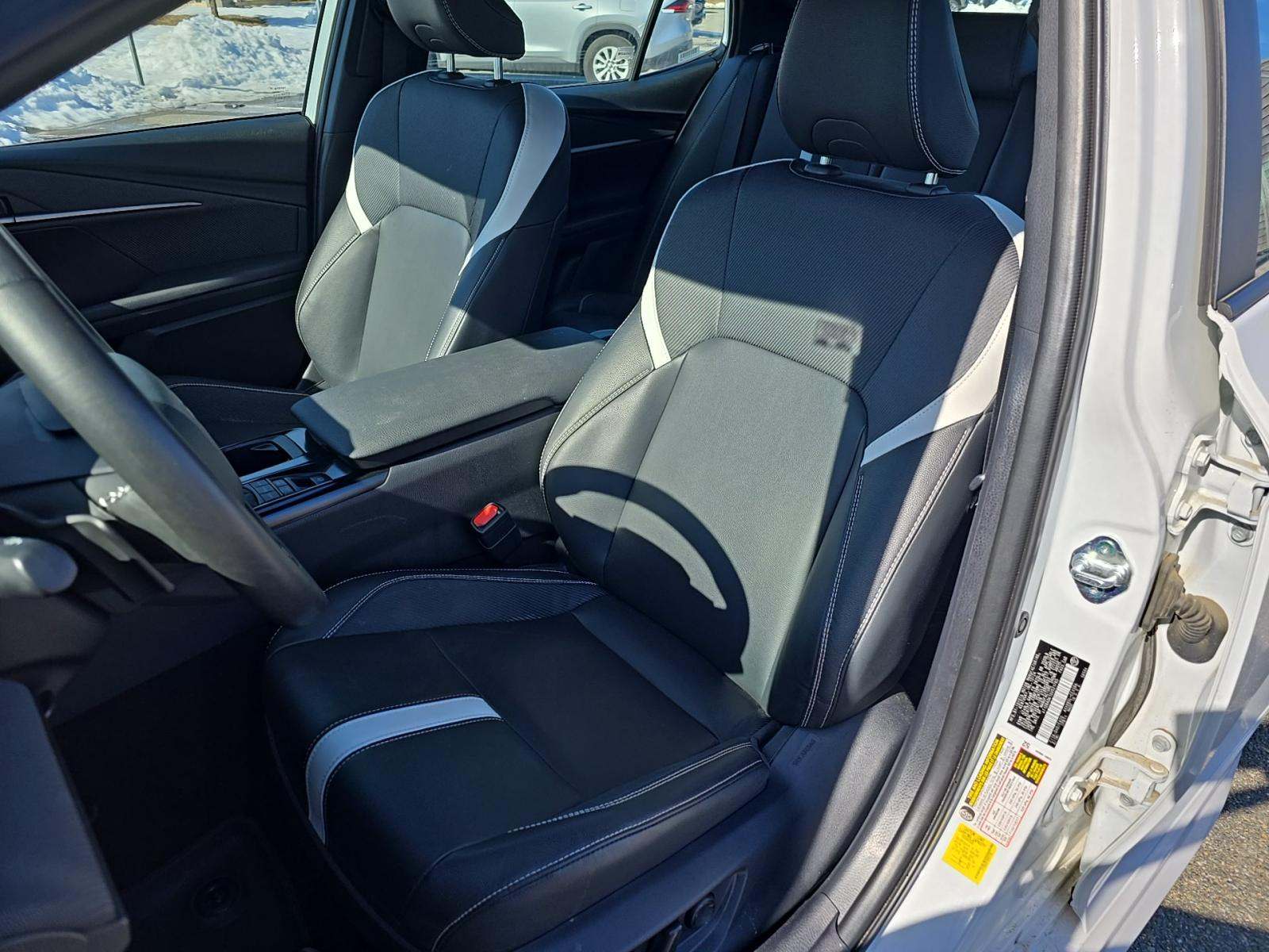 2025 Toyota Camry SE AWD