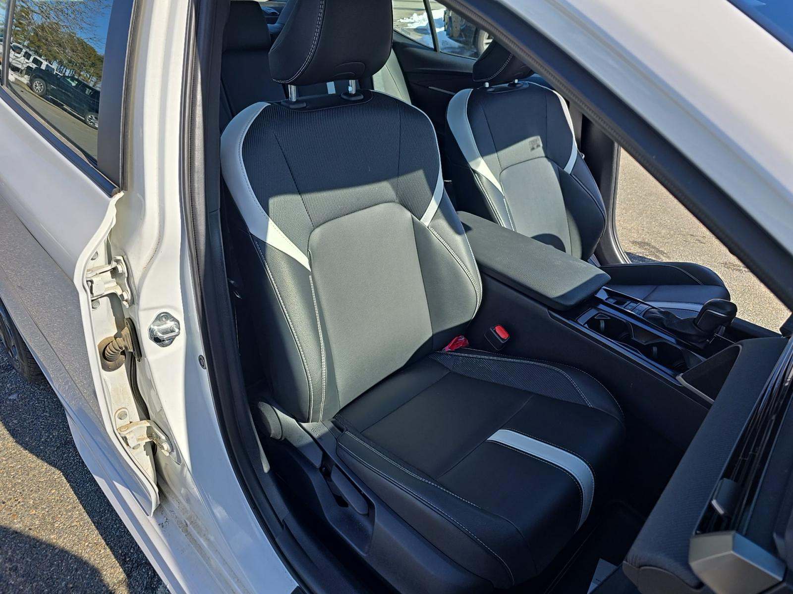 2025 Toyota Camry SE AWD