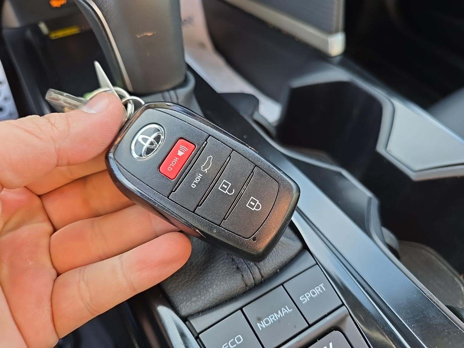 2025 Toyota Camry SE AWD