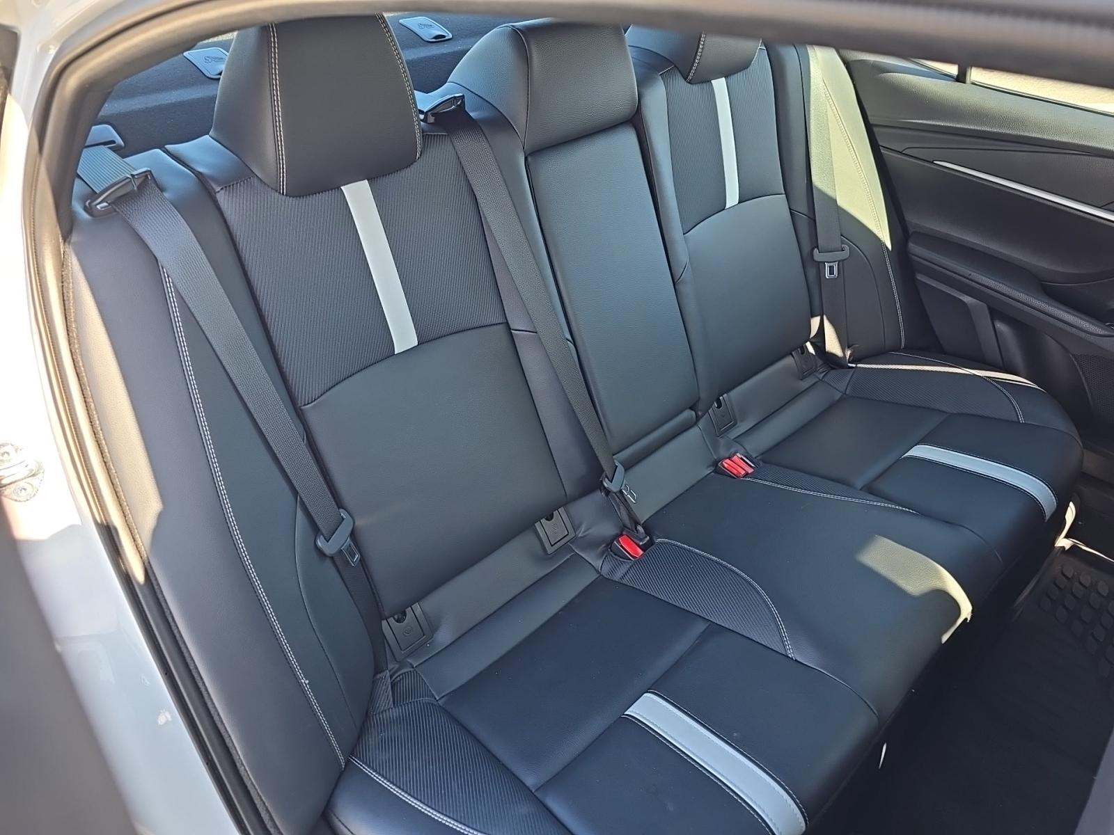 2025 Toyota Camry SE AWD