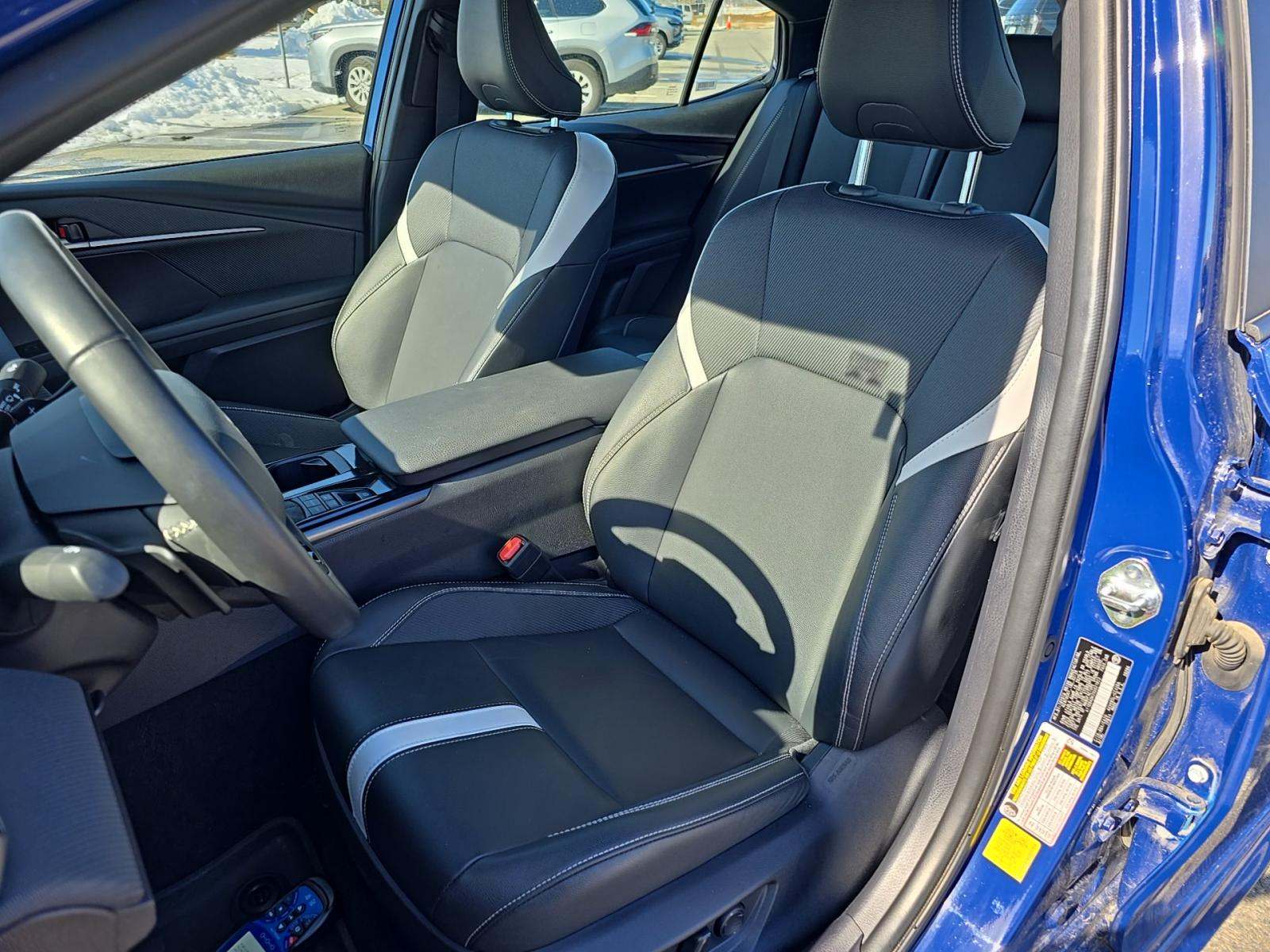 2025 Toyota Camry SE AWD