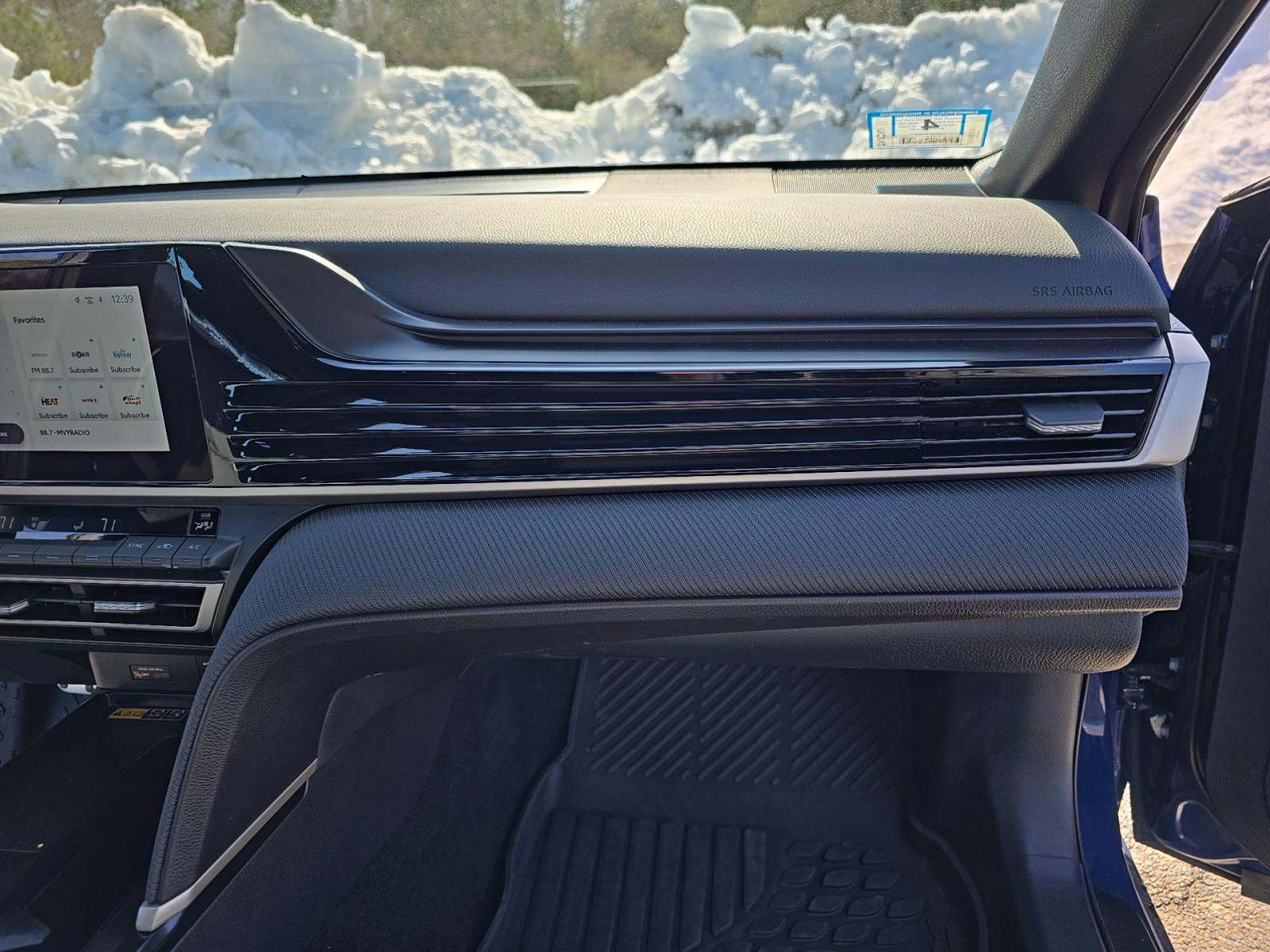 2025 Toyota Camry SE AWD