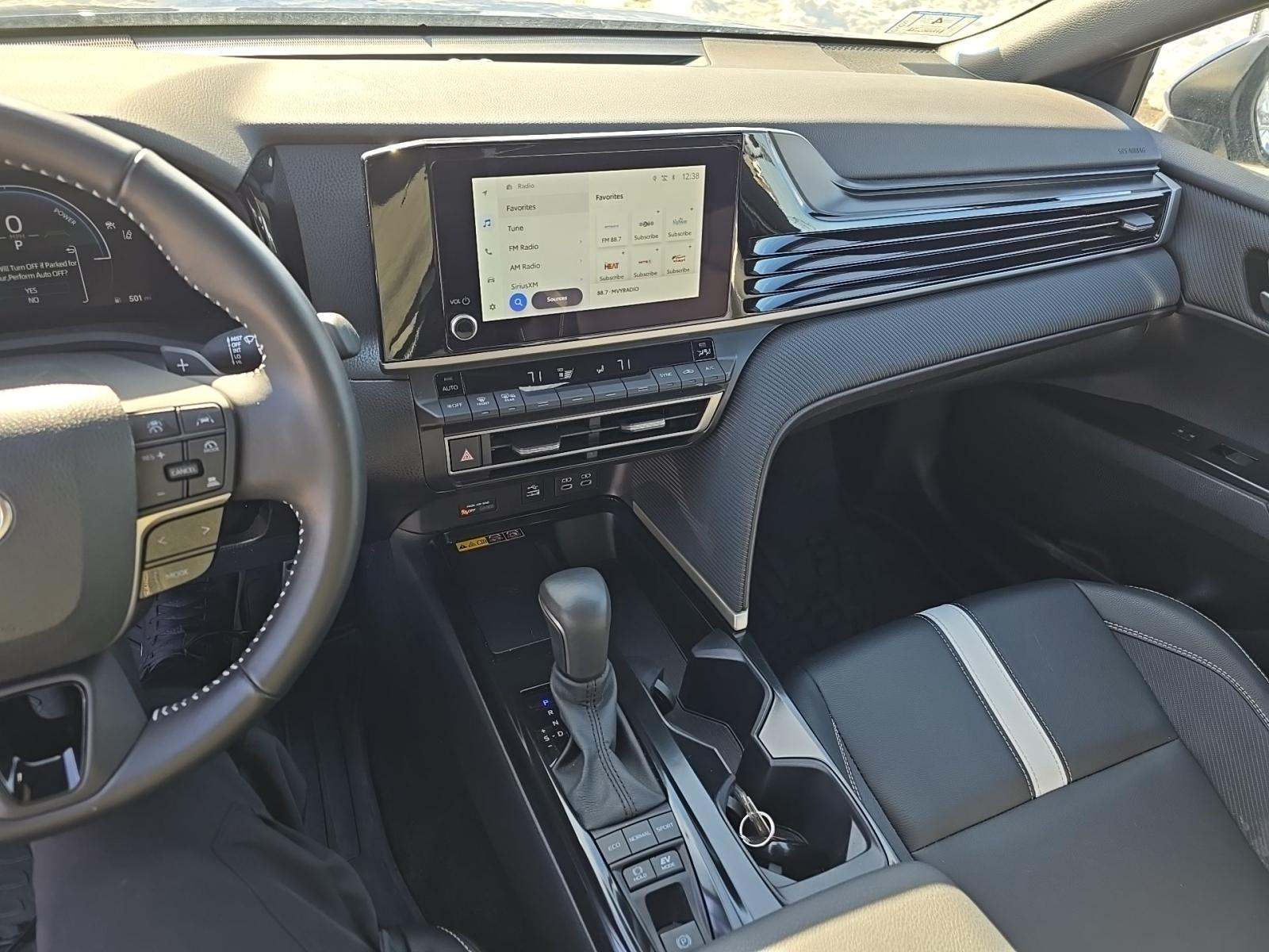 2025 Toyota Camry SE AWD