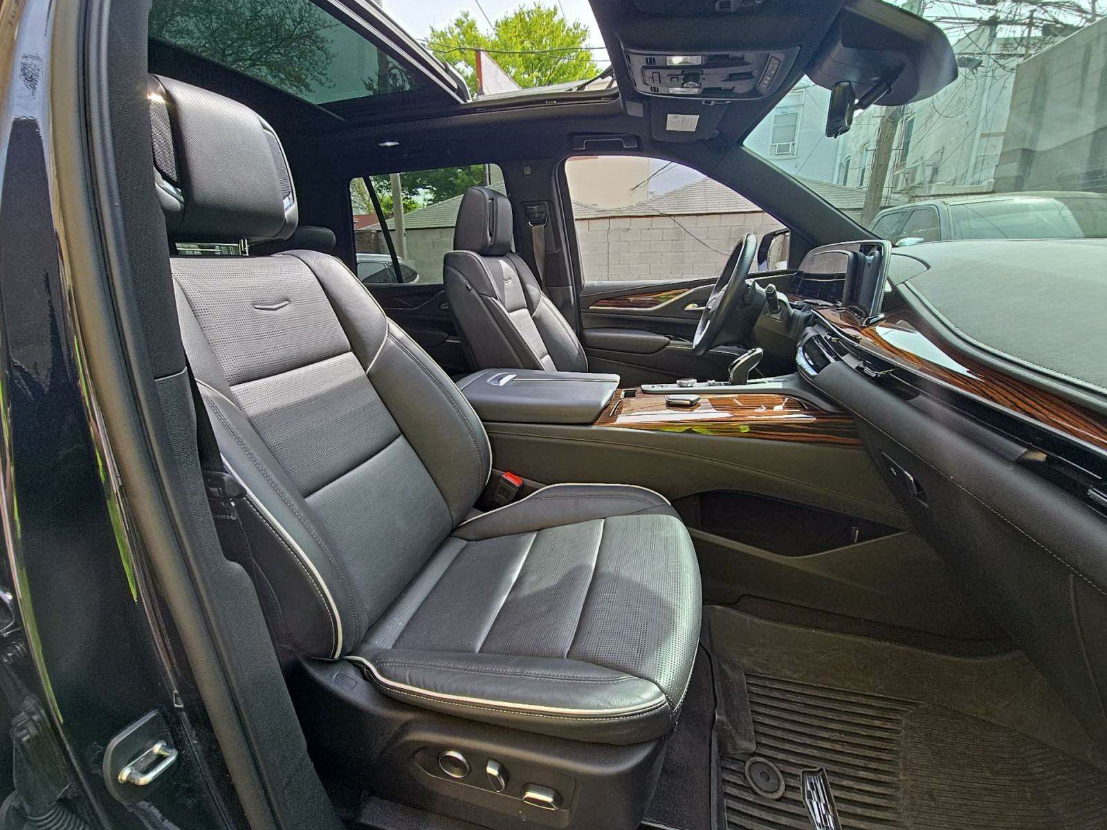 2023 Cadillac Escalade Premium Luxury AWD