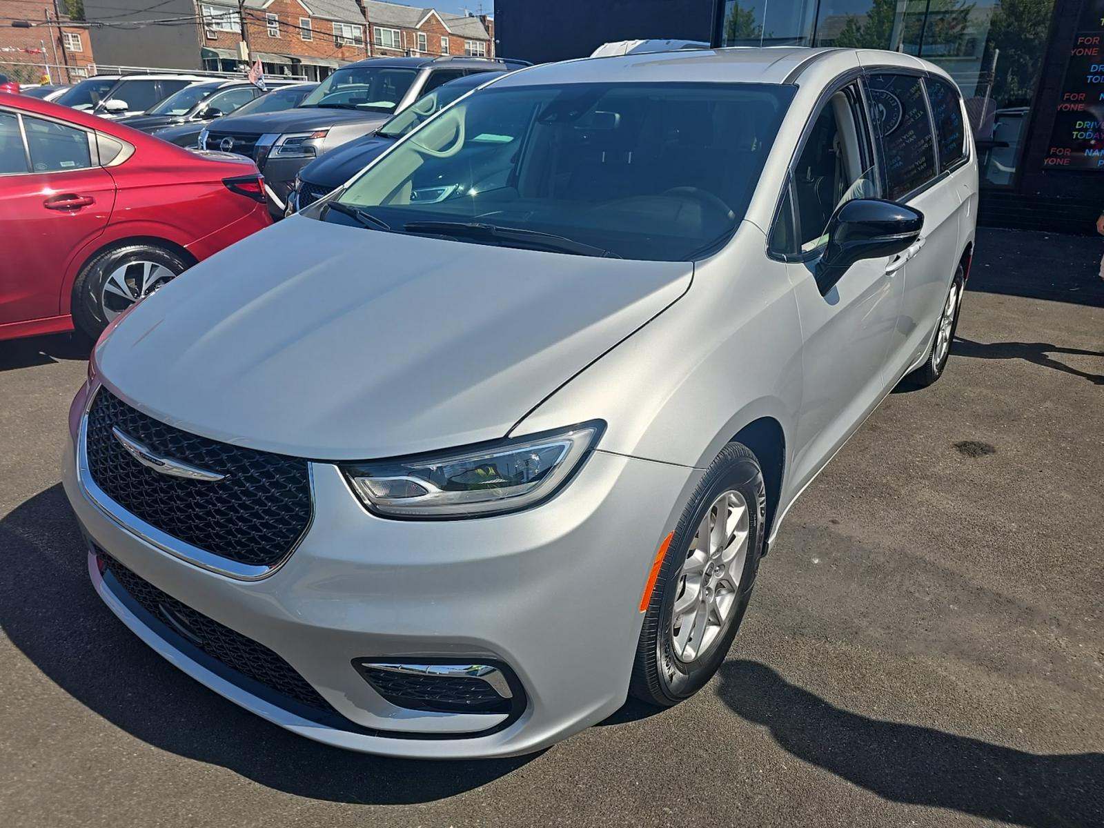 2024 Chrysler Pacifica Touring L FWD