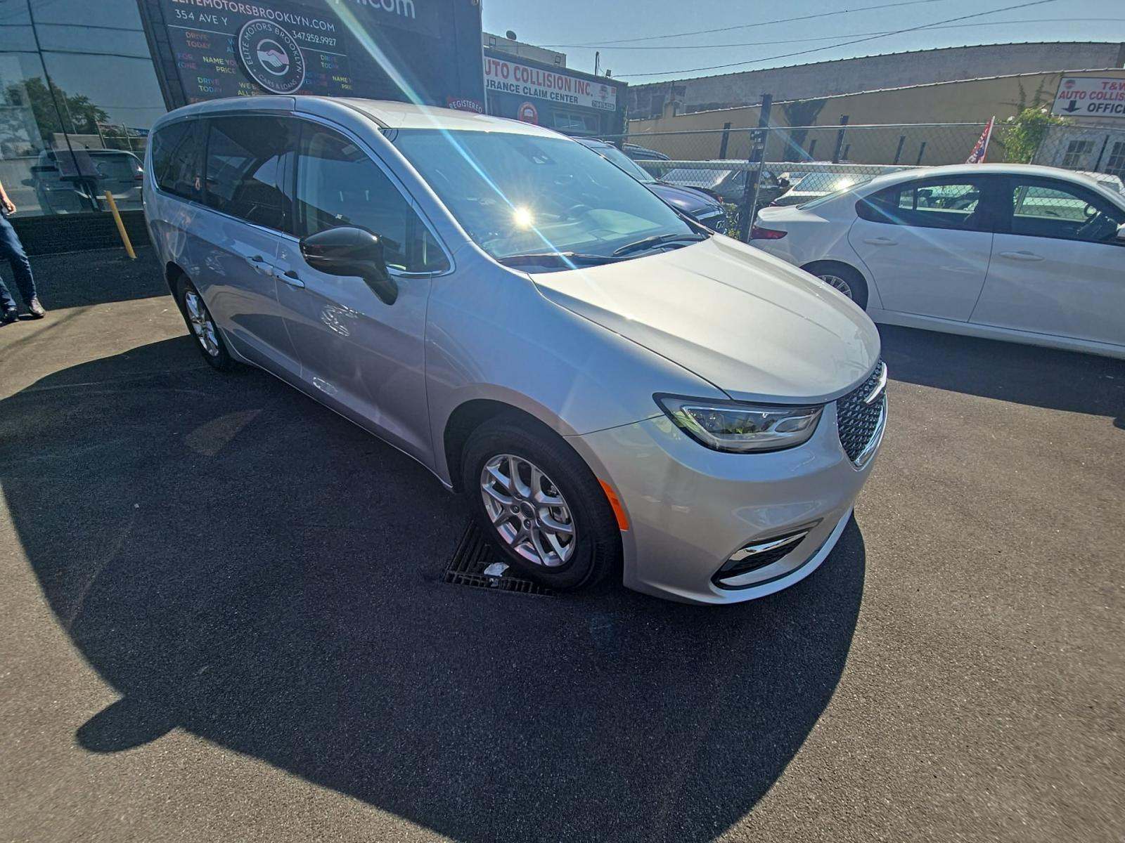 2024 Chrysler Pacifica Touring L FWD
