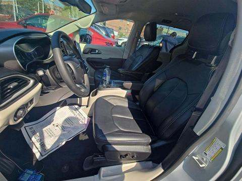 2024 Chrysler Pacifica Touring L FWD