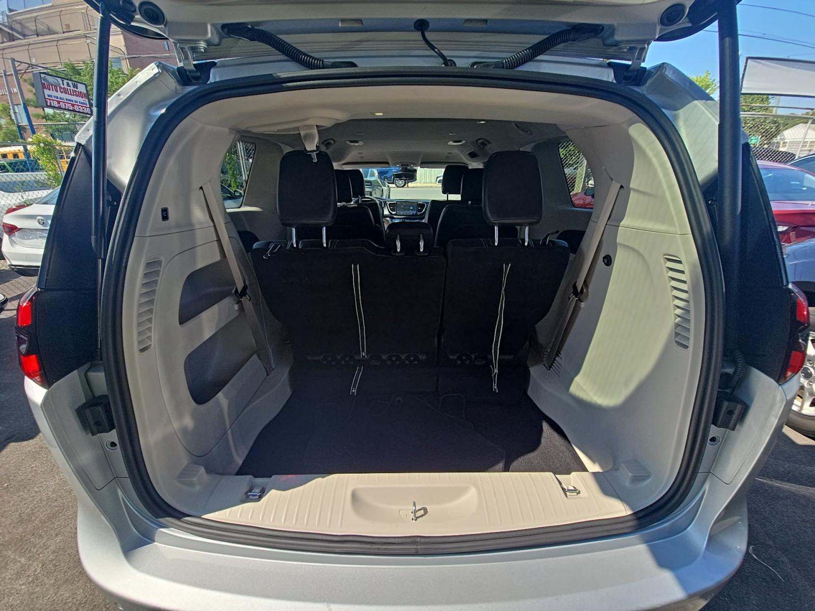 2024 Chrysler Pacifica Touring L FWD