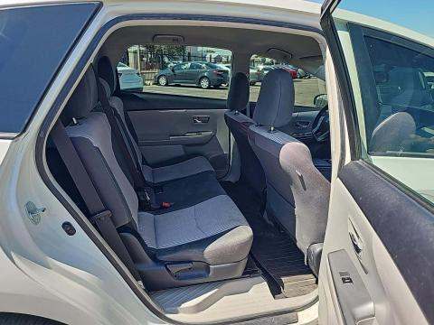 2017 Toyota Prius v Three FWD