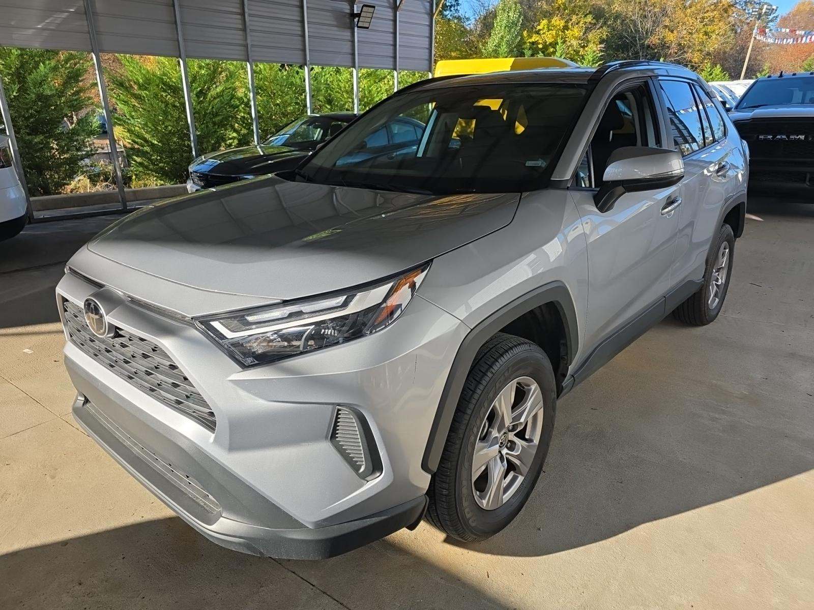 2025 Toyota RAV4 XLE FWD