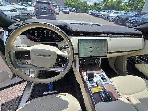 2023 Land Rover Range Rover SE LWB AWD