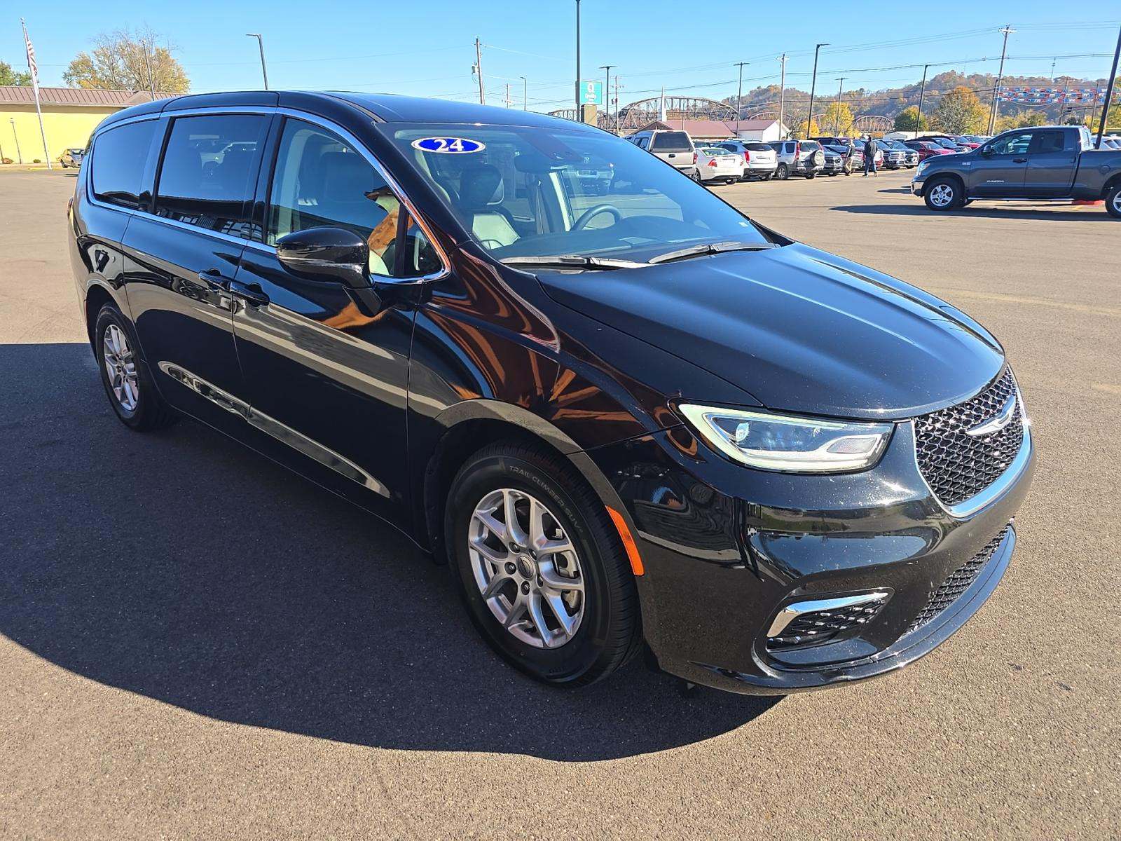 2024 Chrysler Pacifica Touring L FWD