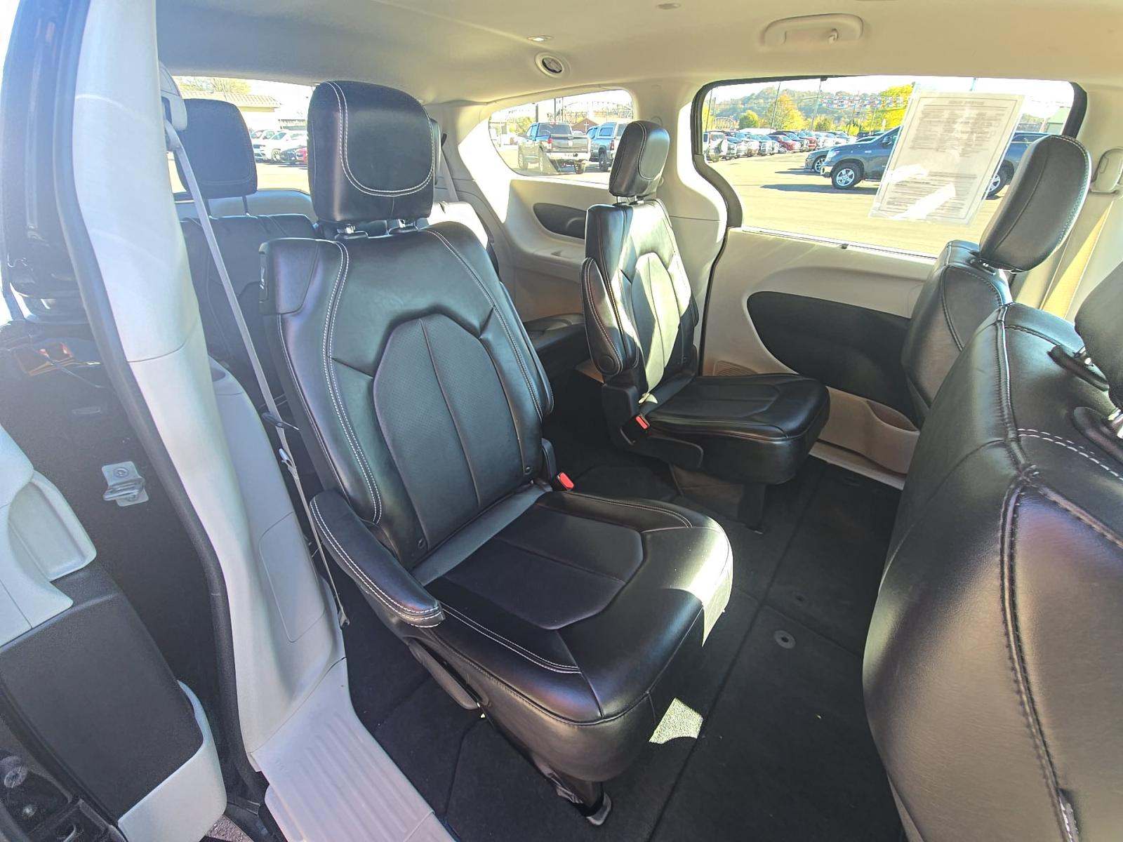 2024 Chrysler Pacifica Touring L FWD