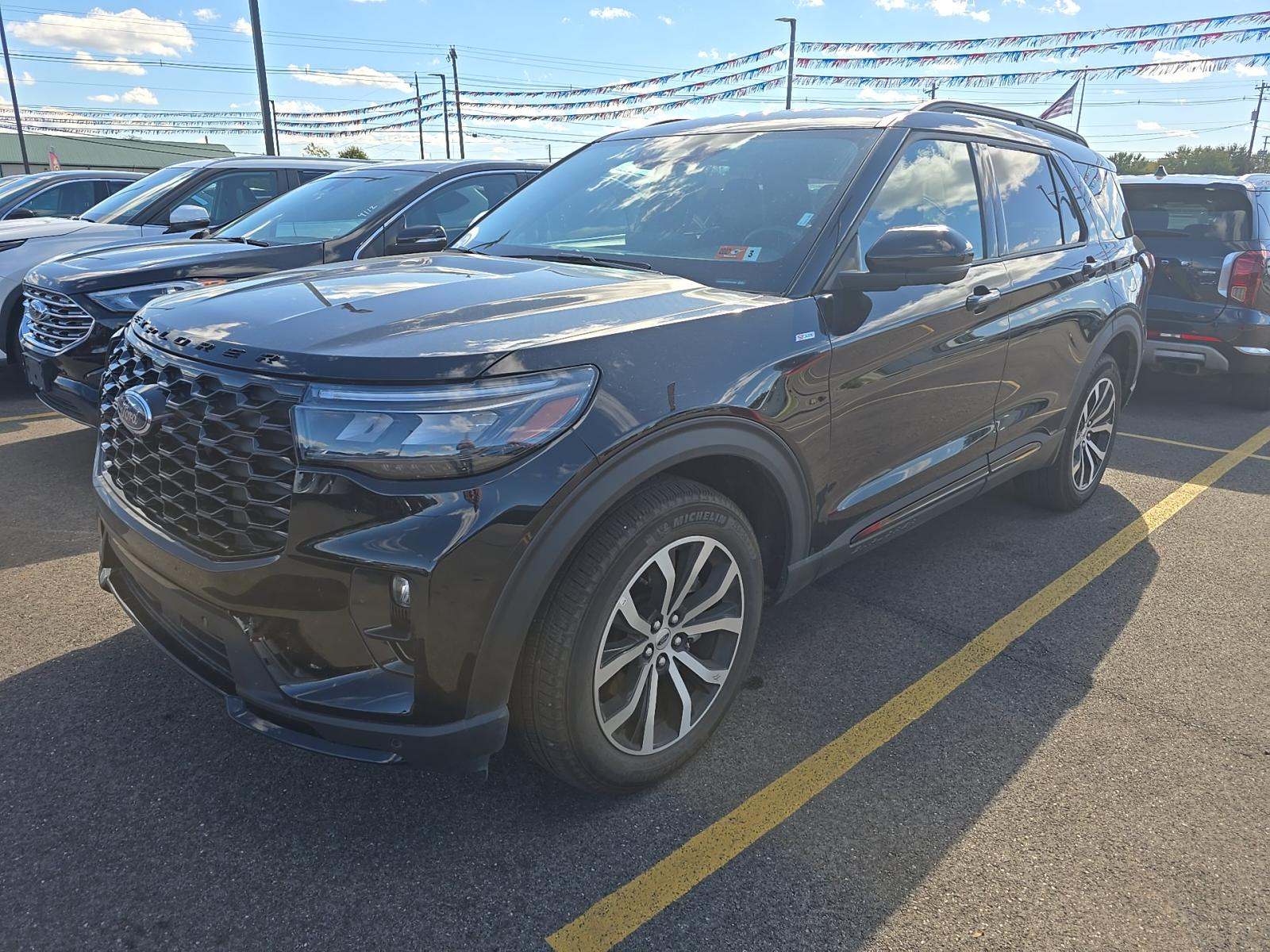 2025 Ford Explorer ST-Line AWD