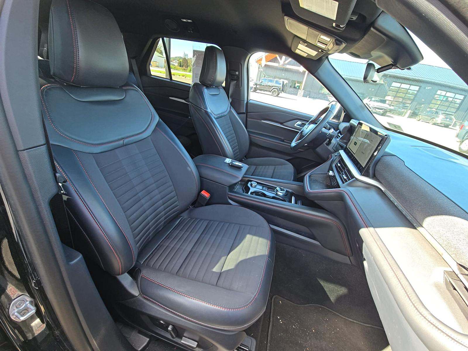 2025 Ford Explorer ST-Line AWD