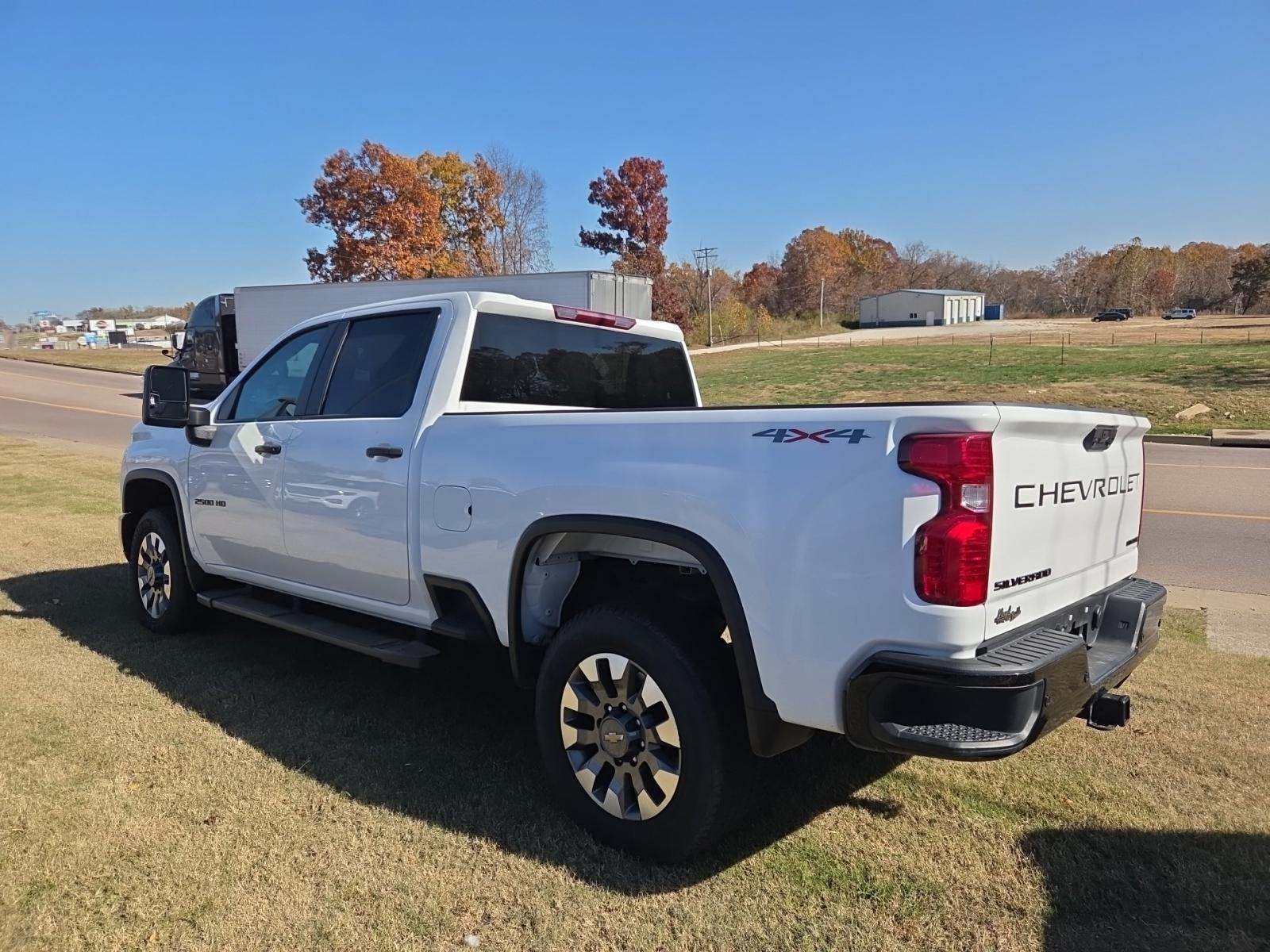 2024 Chevrolet Silverado 2500HD Custom AWD