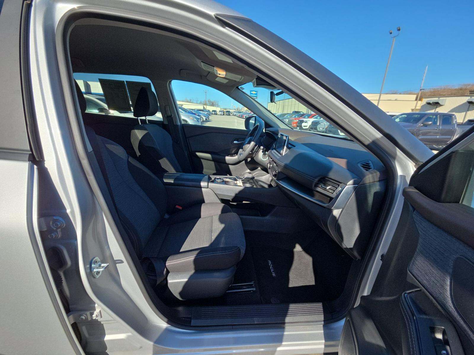 2023 Nissan Rogue SV AWD