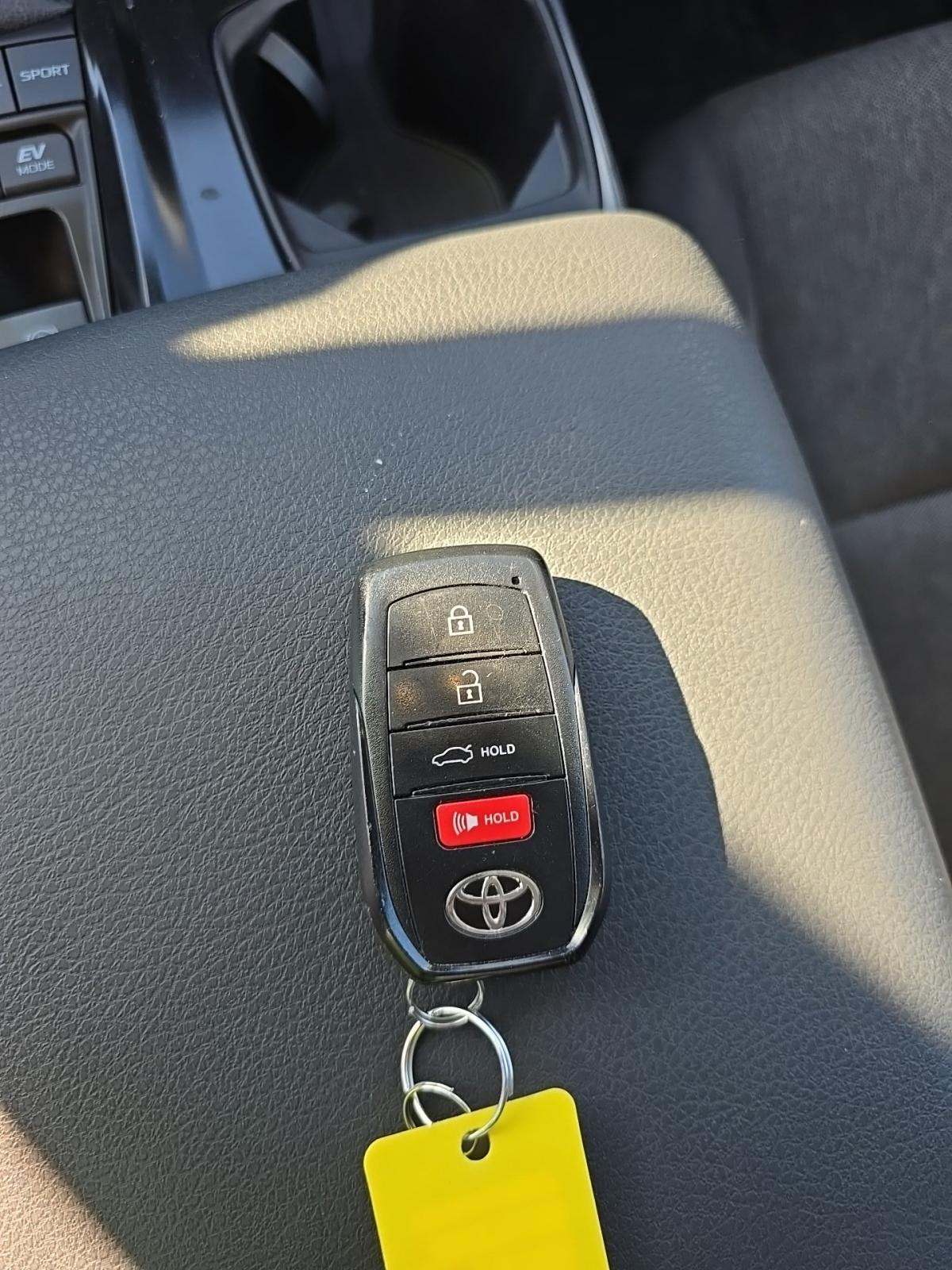 2025 Toyota Camry LE FWD