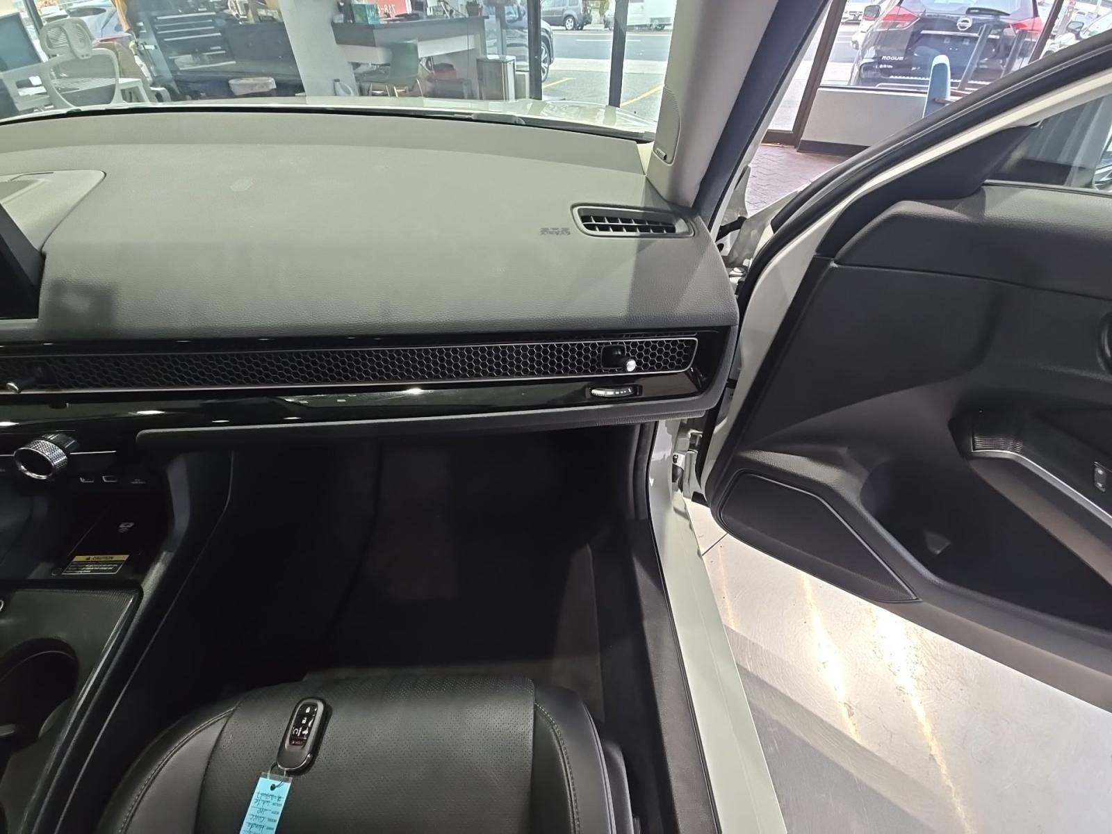 2024 Honda Civic Touring FWD