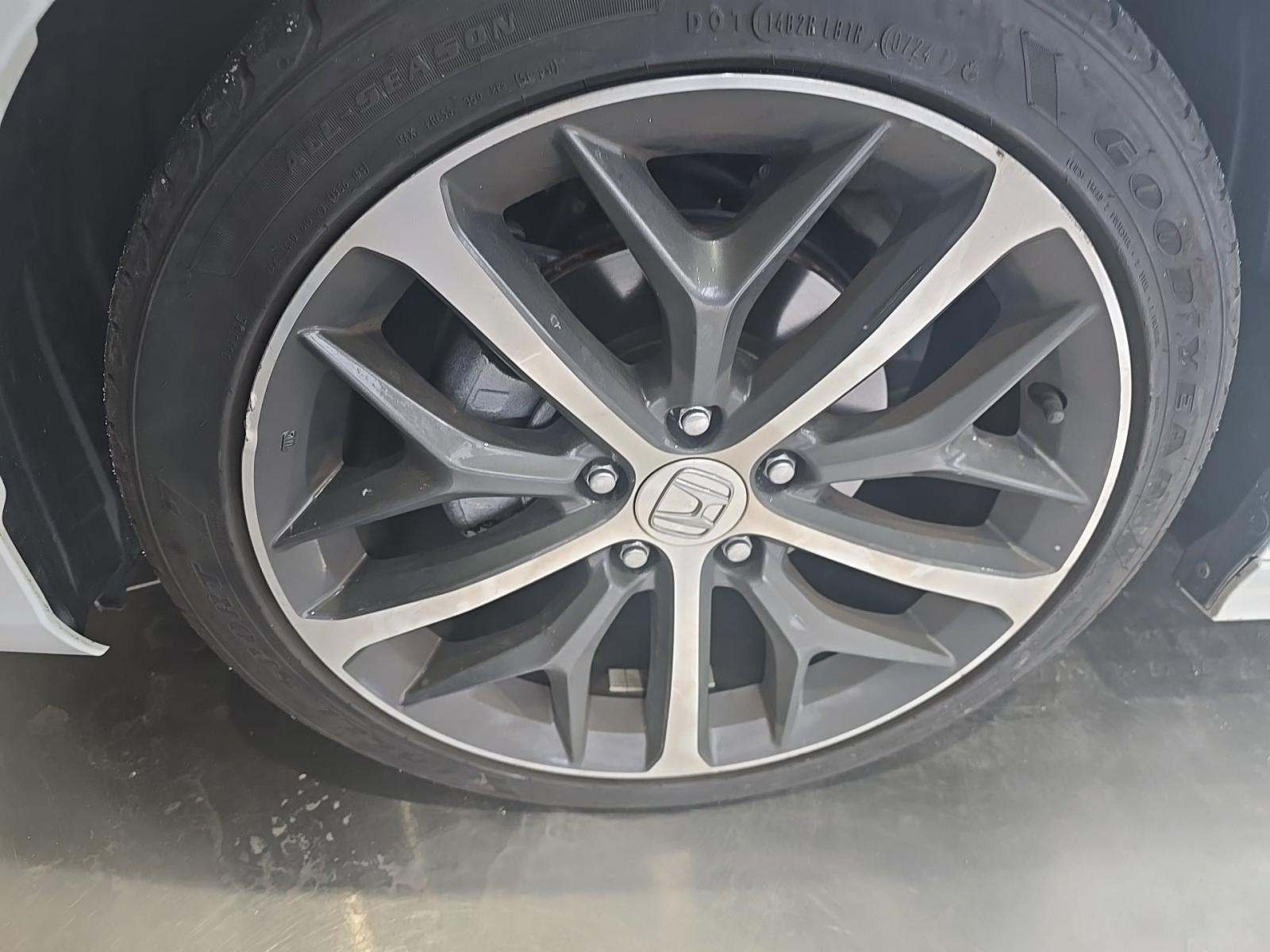 2024 Honda Civic Touring FWD