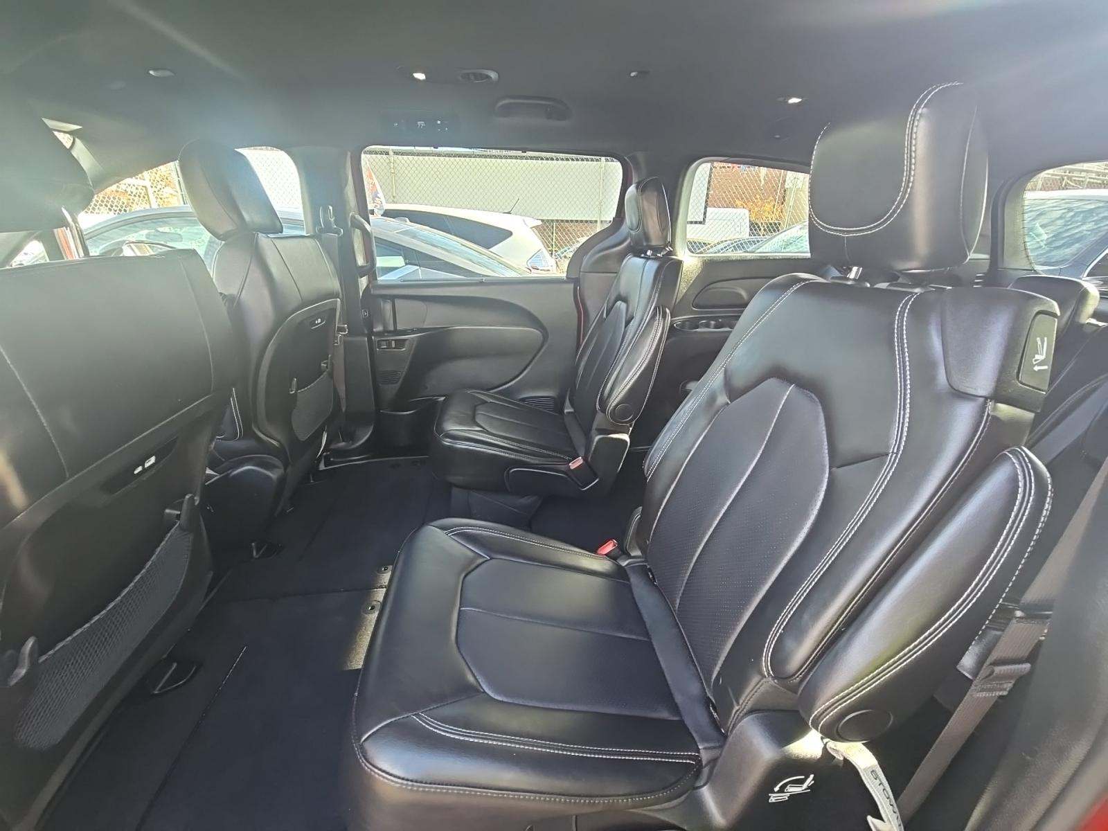 2025 Chrysler Pacifica Select FWD