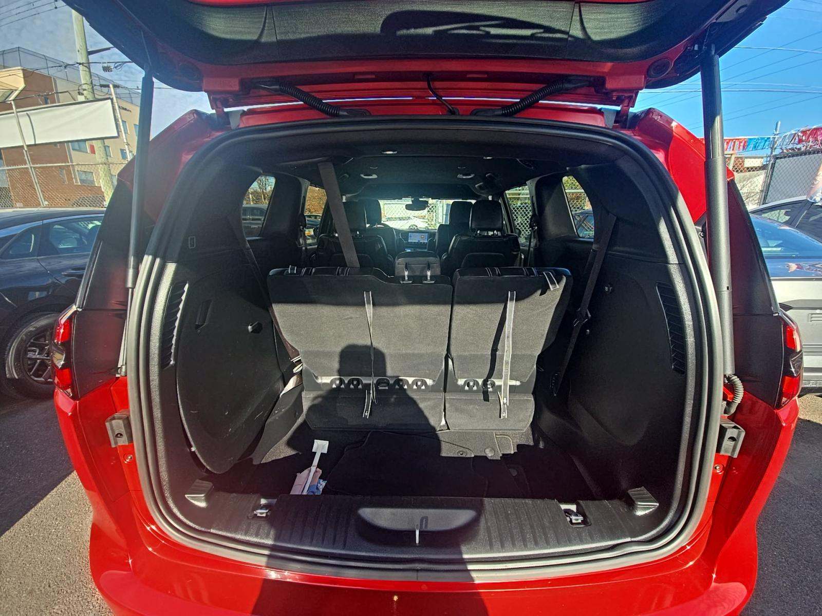 2025 Chrysler Pacifica Select FWD