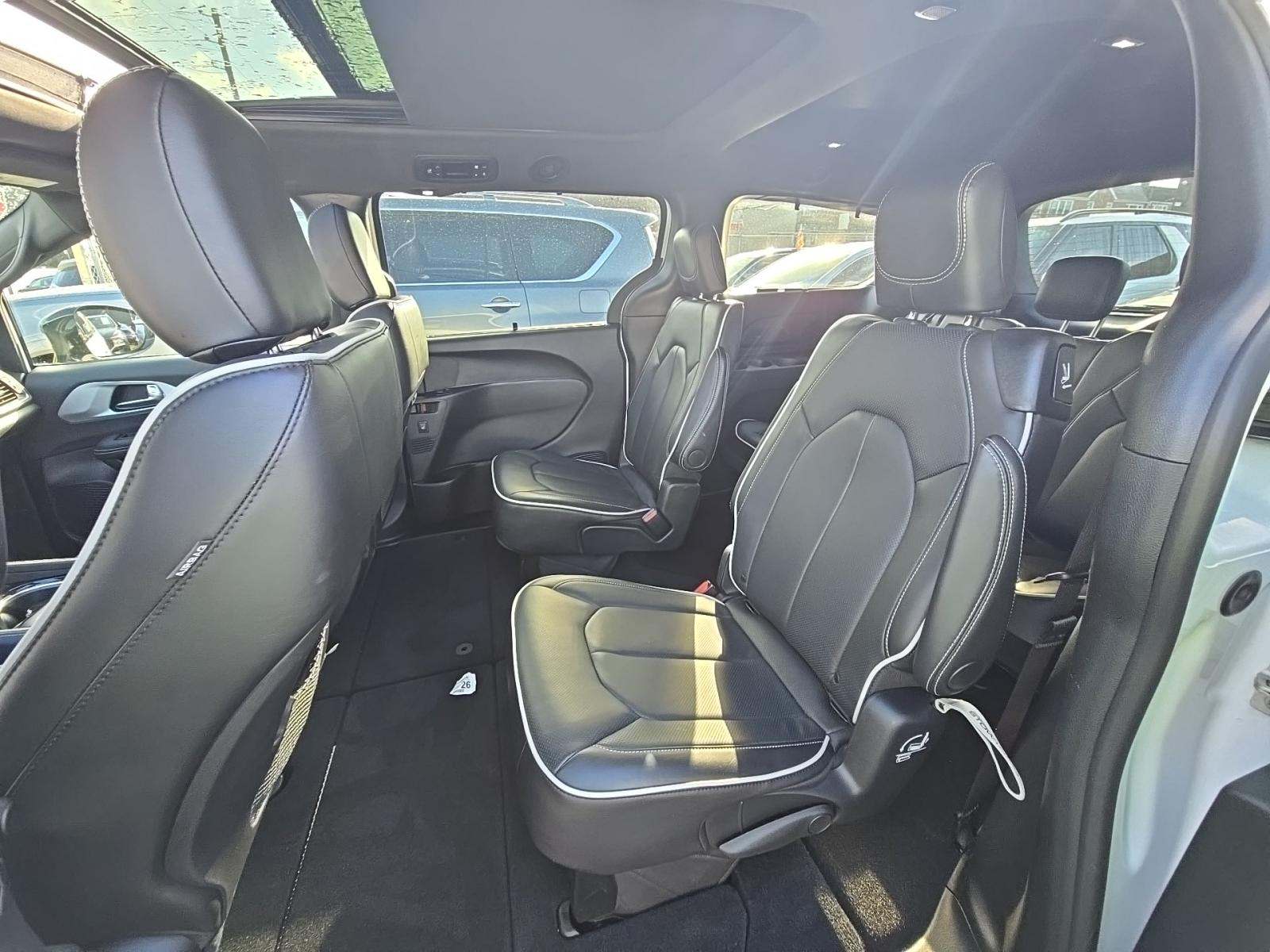 2025 Chrysler Pacifica Limited FWD