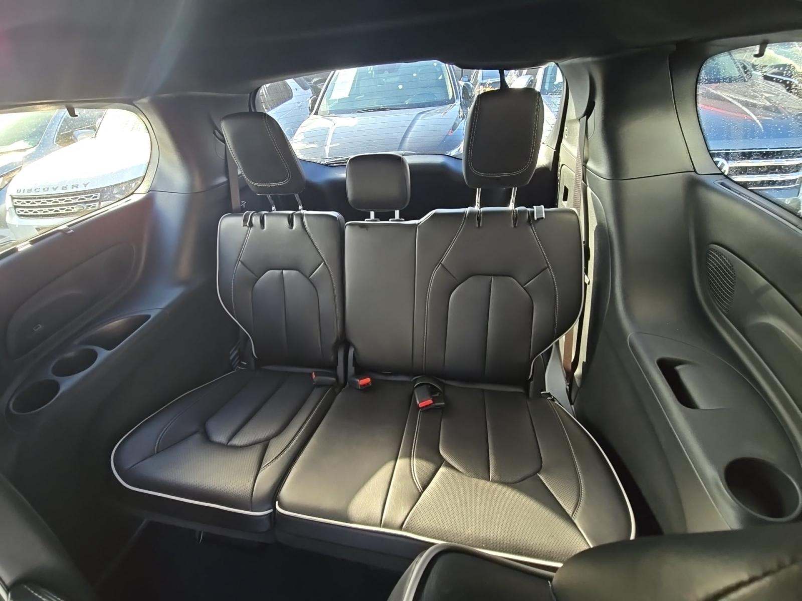 2025 Chrysler Pacifica Limited FWD