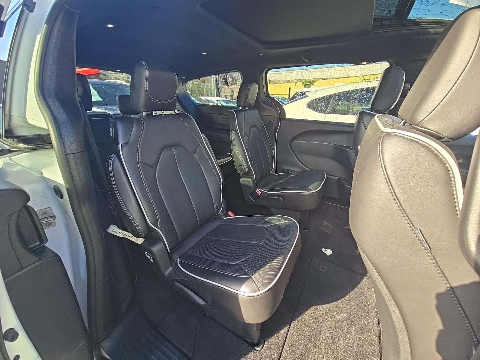 2025 Chrysler Pacifica Limited FWD