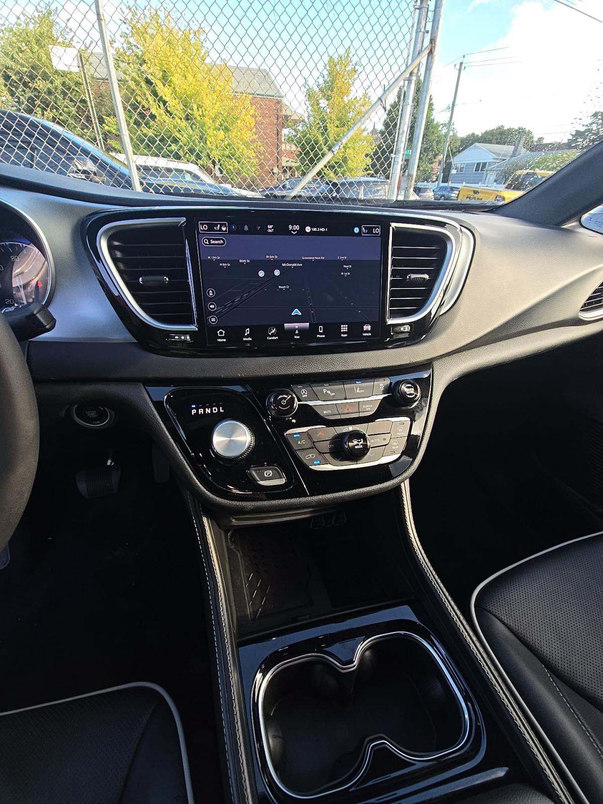 2025 Chrysler Pacifica Limited FWD