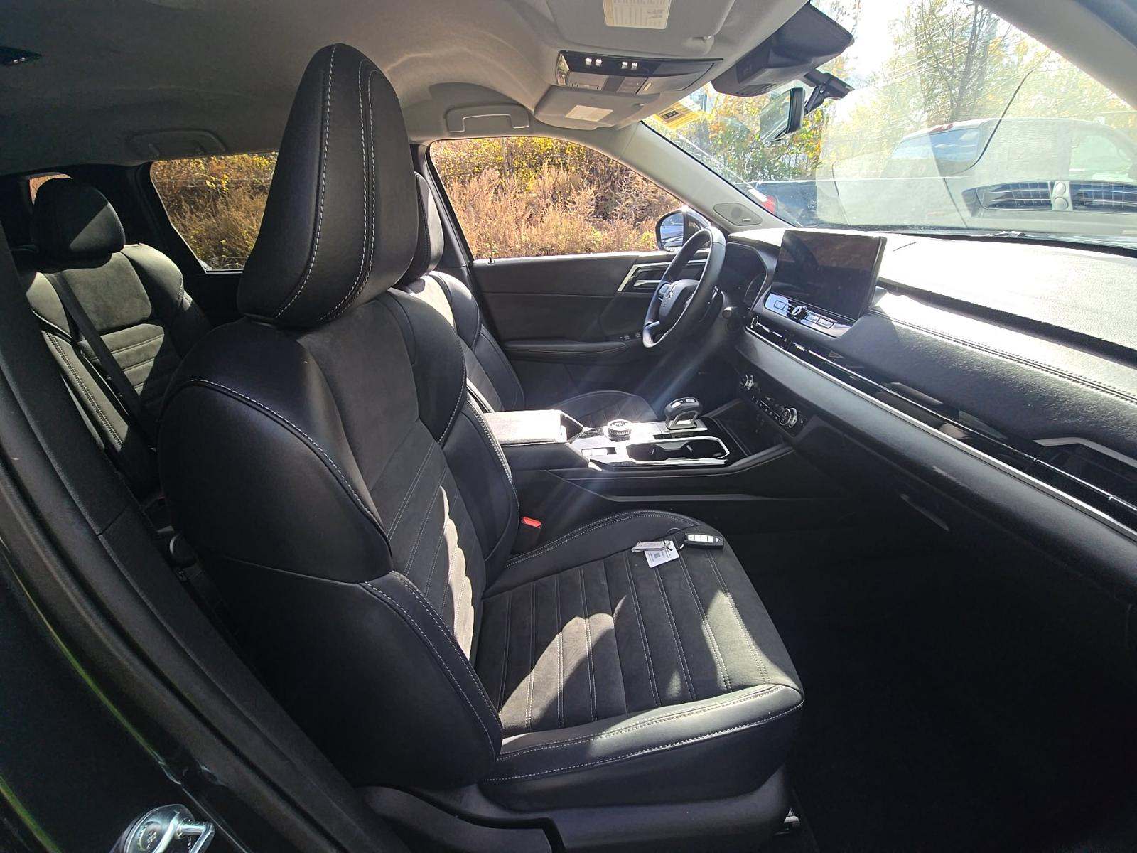 2025 Mitsubishi Outlander SE AWD