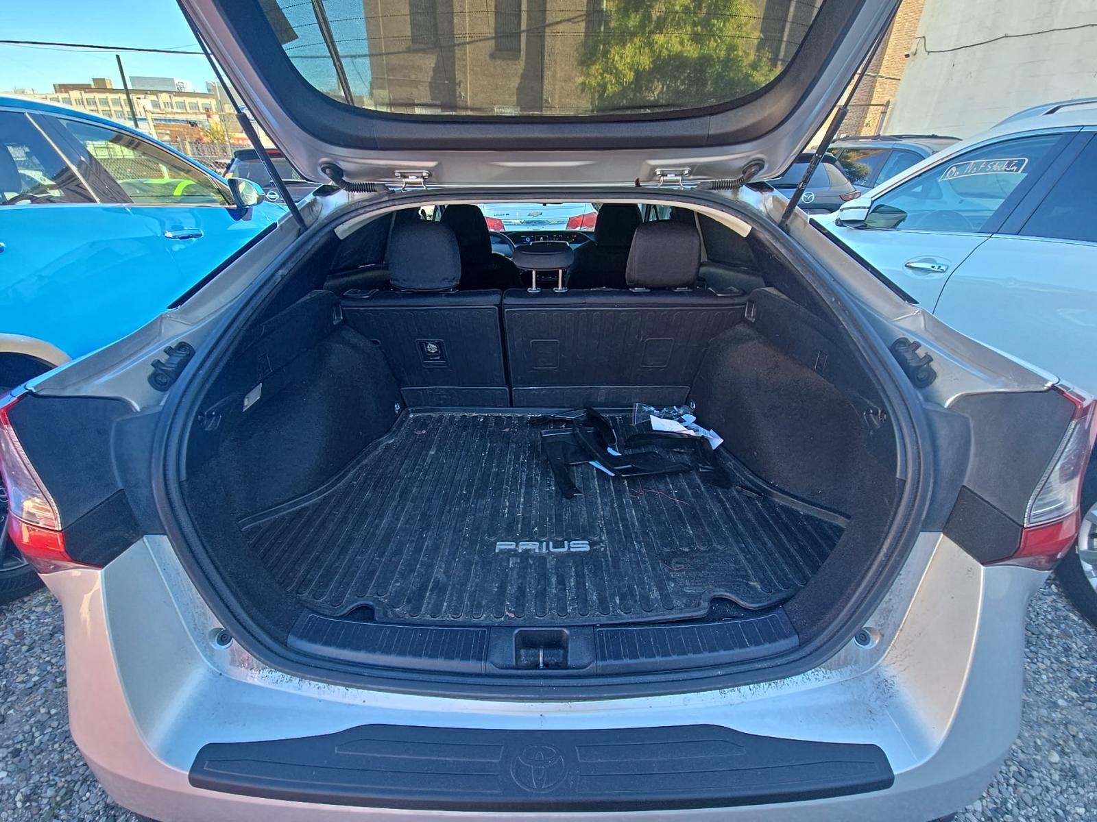 2022 Toyota Prius LE AWD