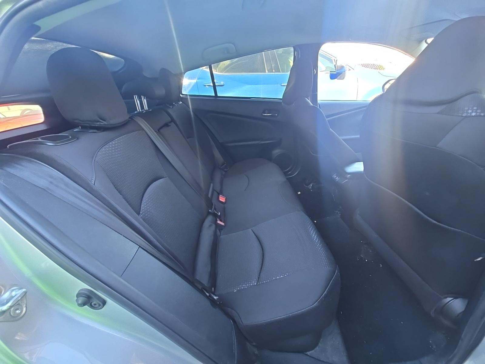 2022 Toyota Prius LE AWD