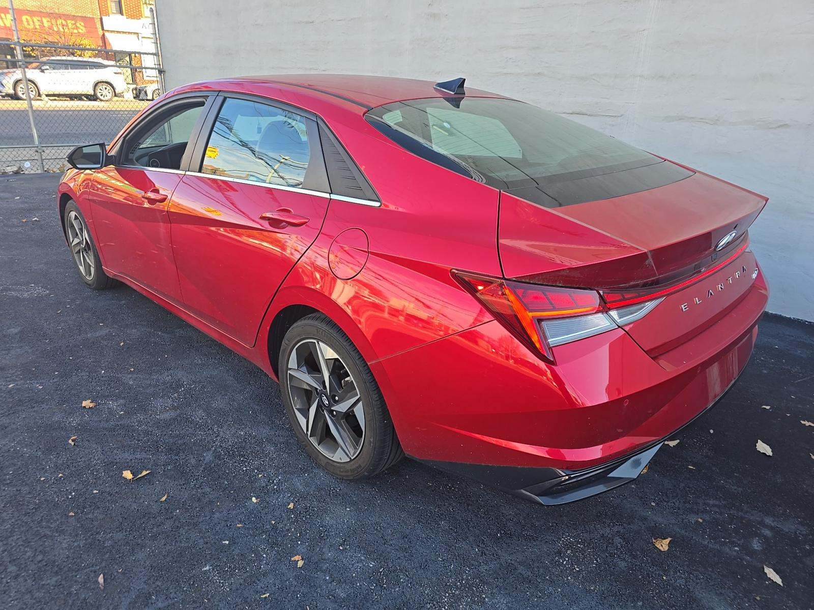 2022 Hyundai Elantra Limited FWD