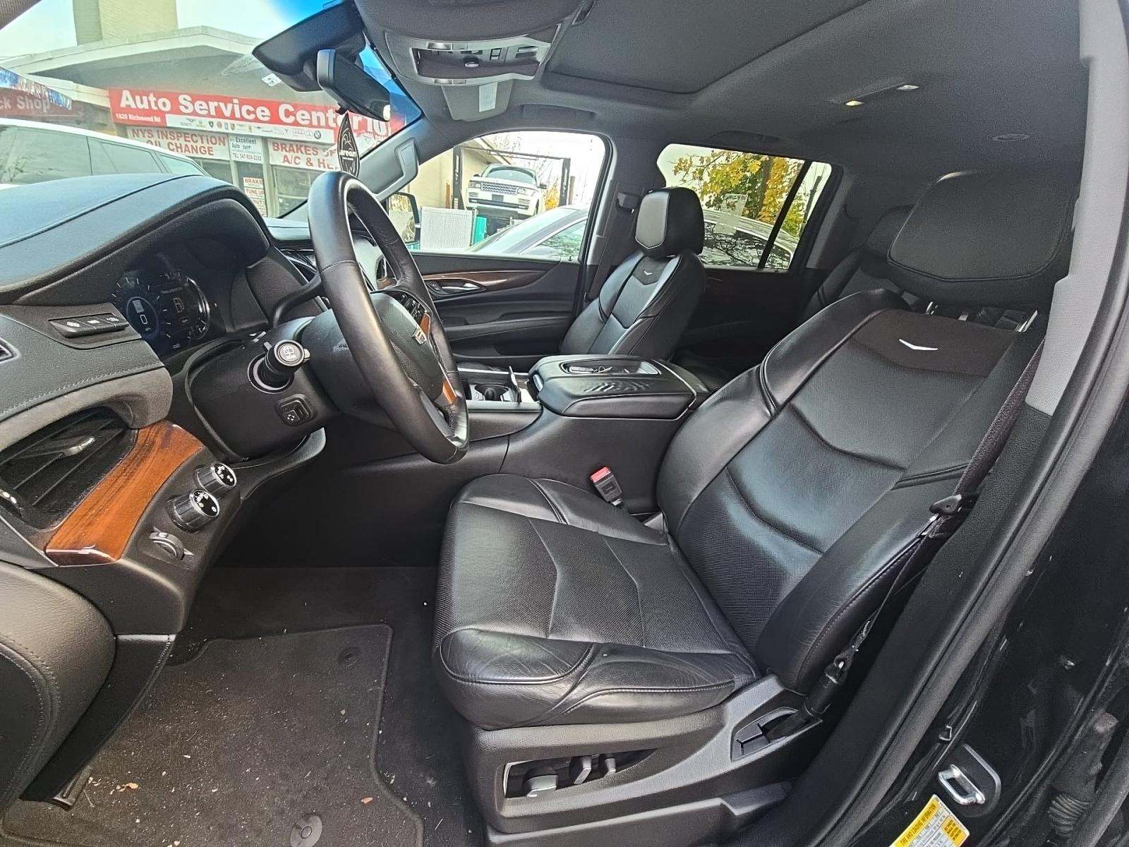 2017 Cadillac Escalade ESV Luxury AWD