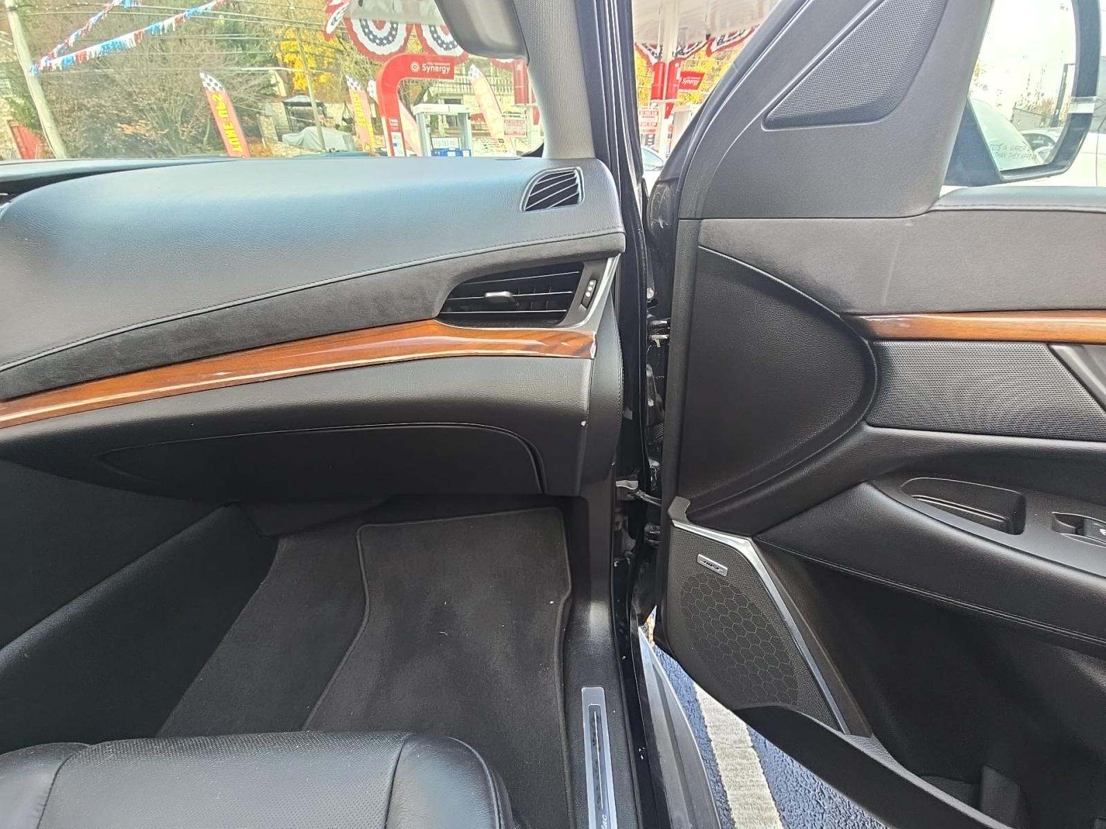 2017 Cadillac Escalade ESV Luxury AWD