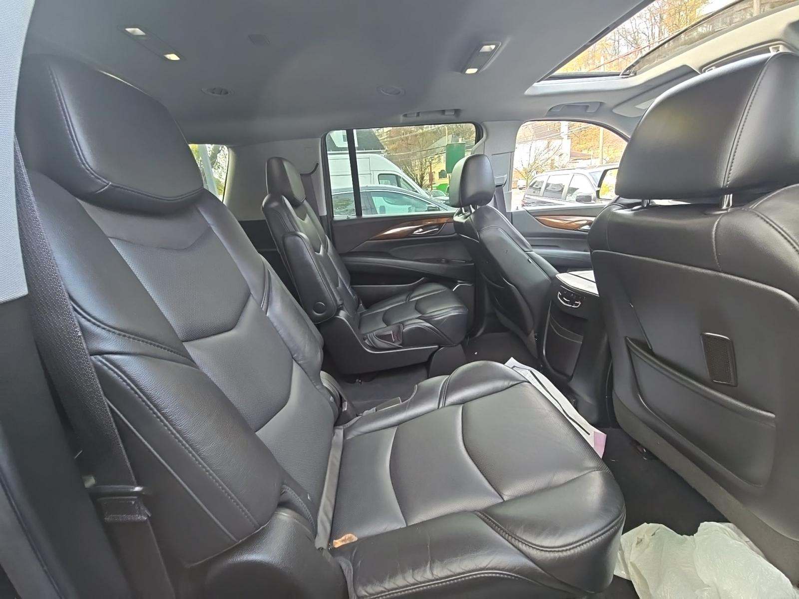 2017 Cadillac Escalade ESV Luxury AWD