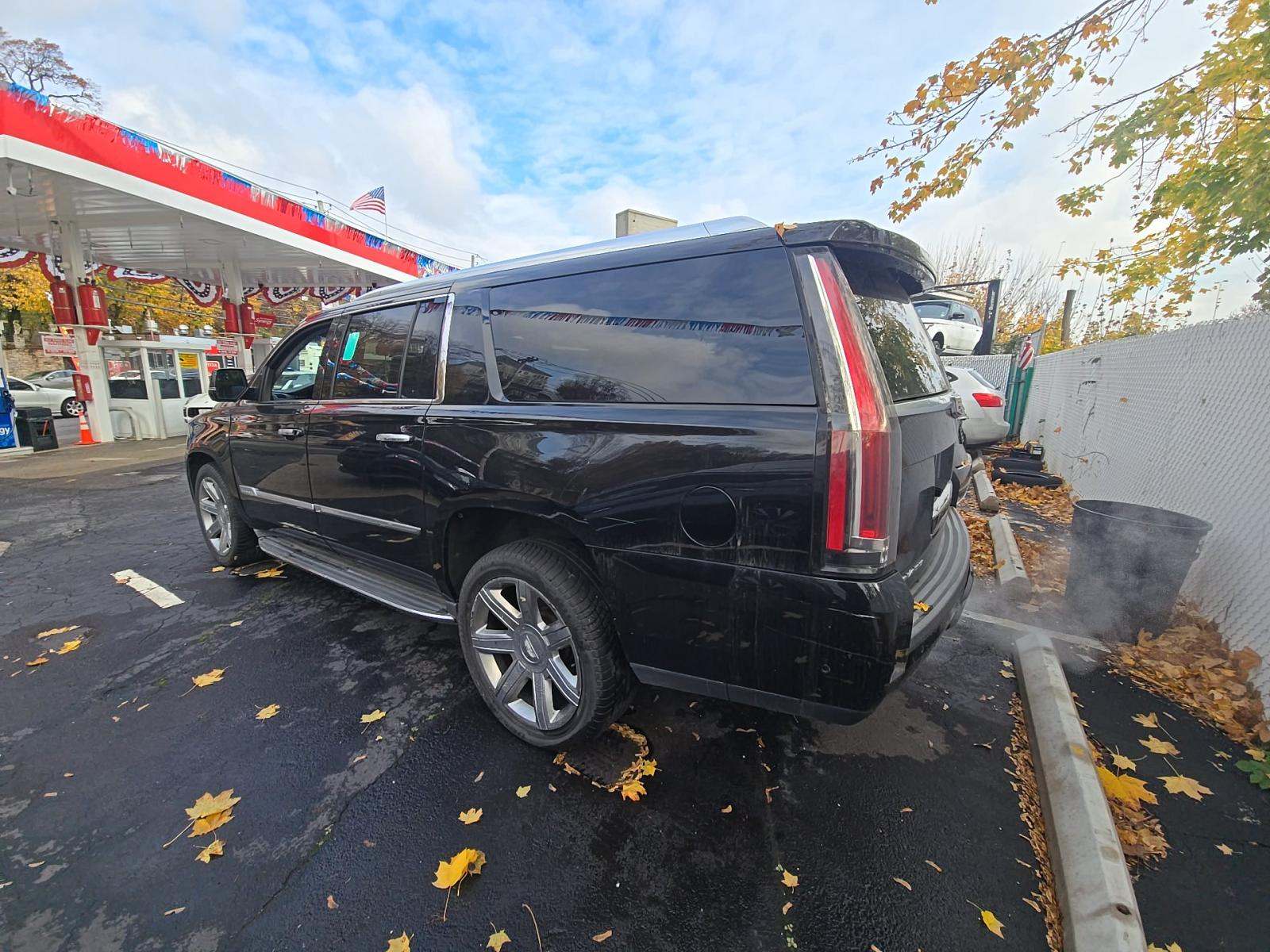 2017 Cadillac Escalade ESV Luxury AWD