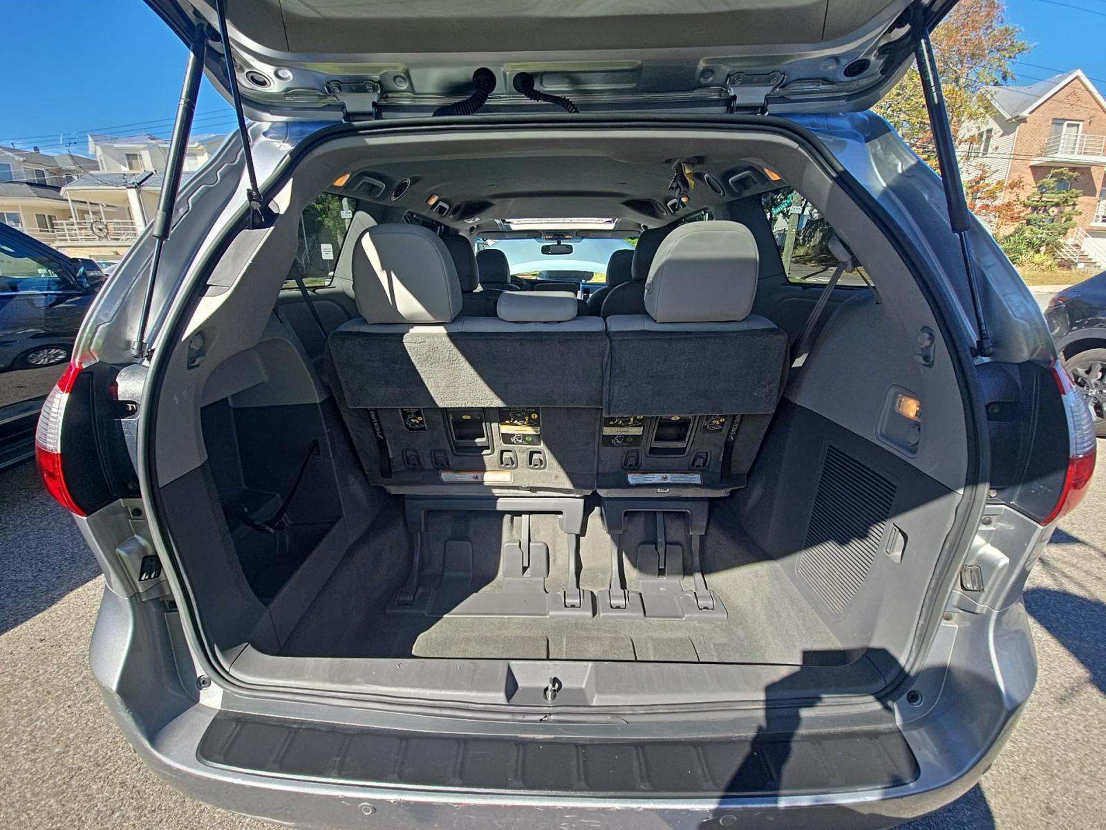 2017 Toyota Sienna XLE FWD