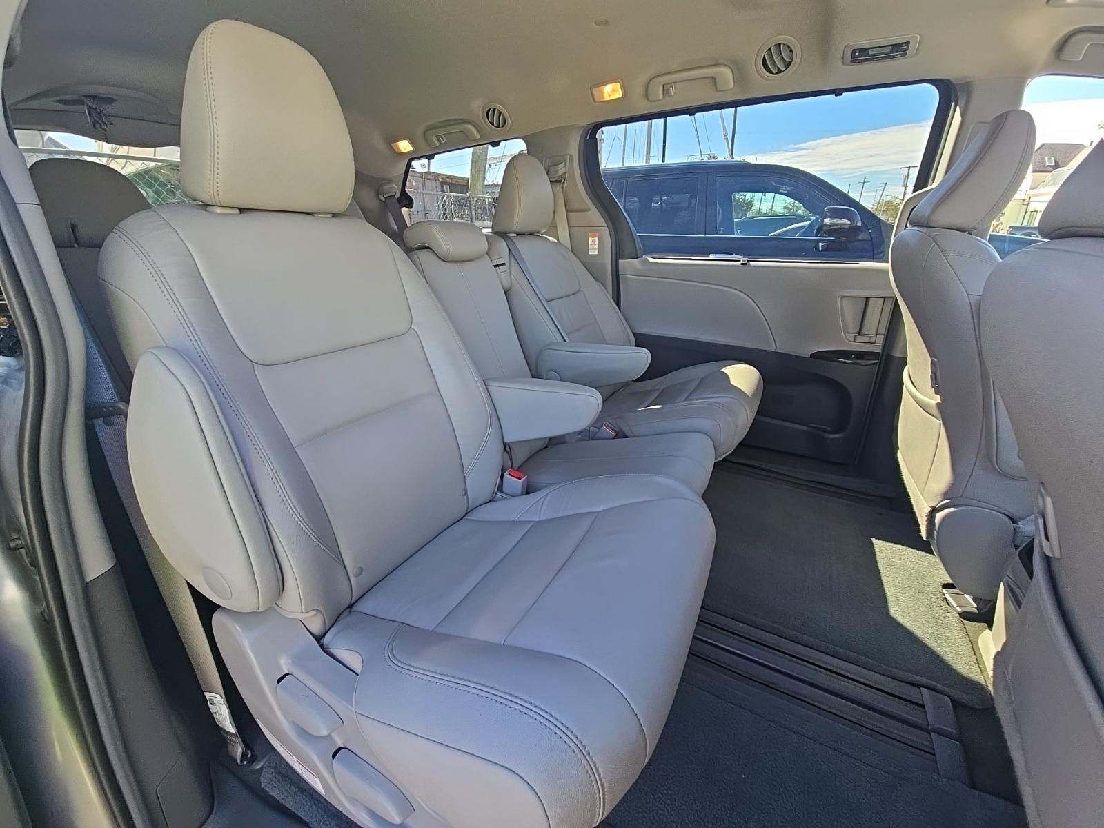 2017 Toyota Sienna XLE FWD