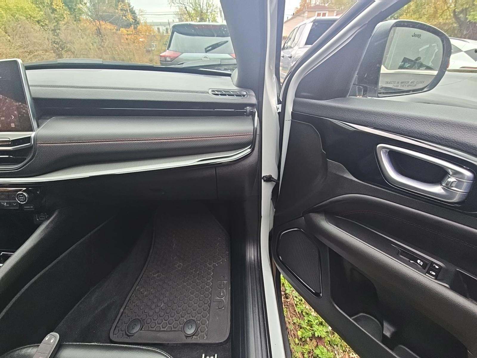 2025 Jeep Compass Trailhawk AWD