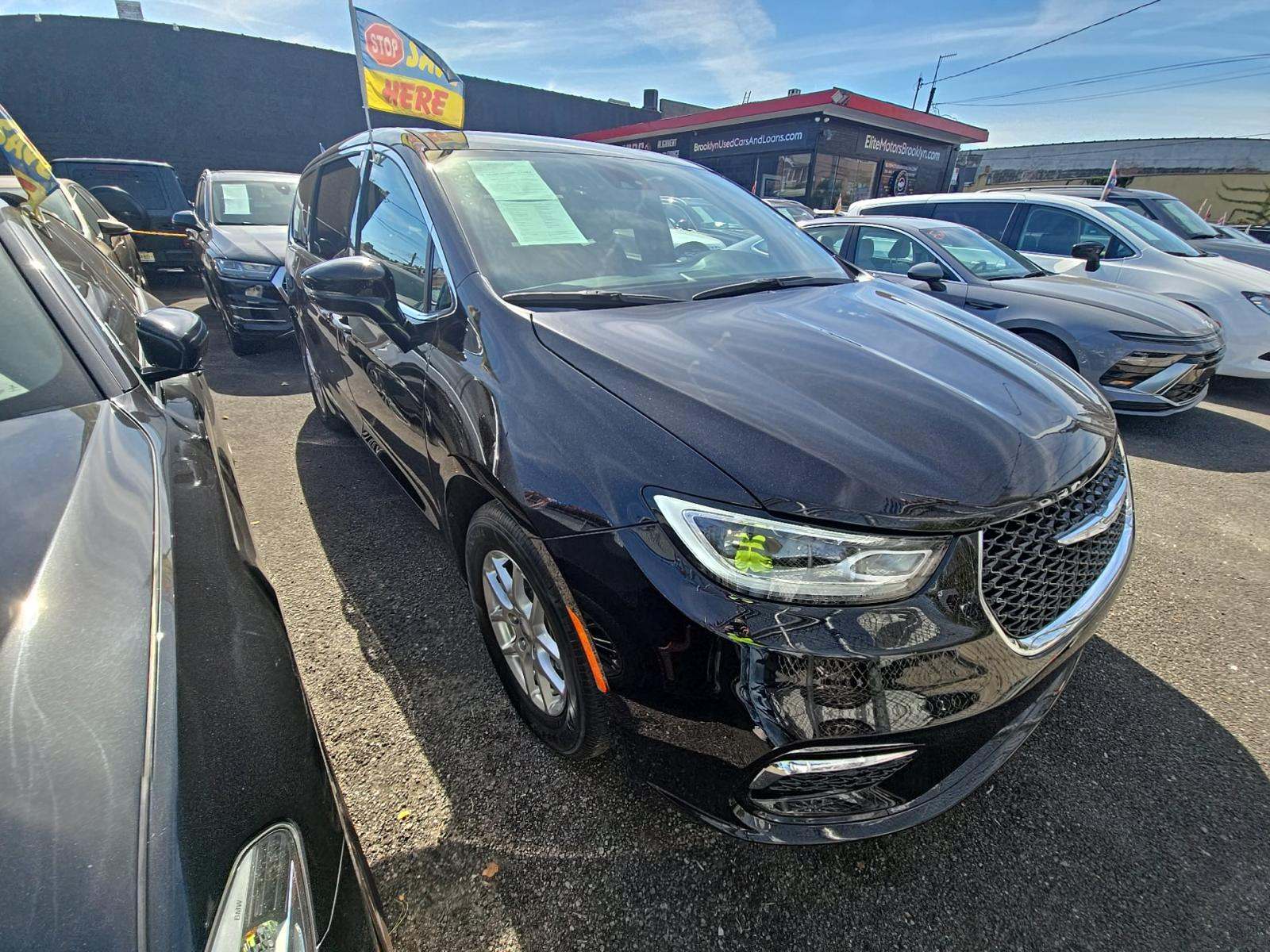 2025 Chrysler Pacifica Select FWD